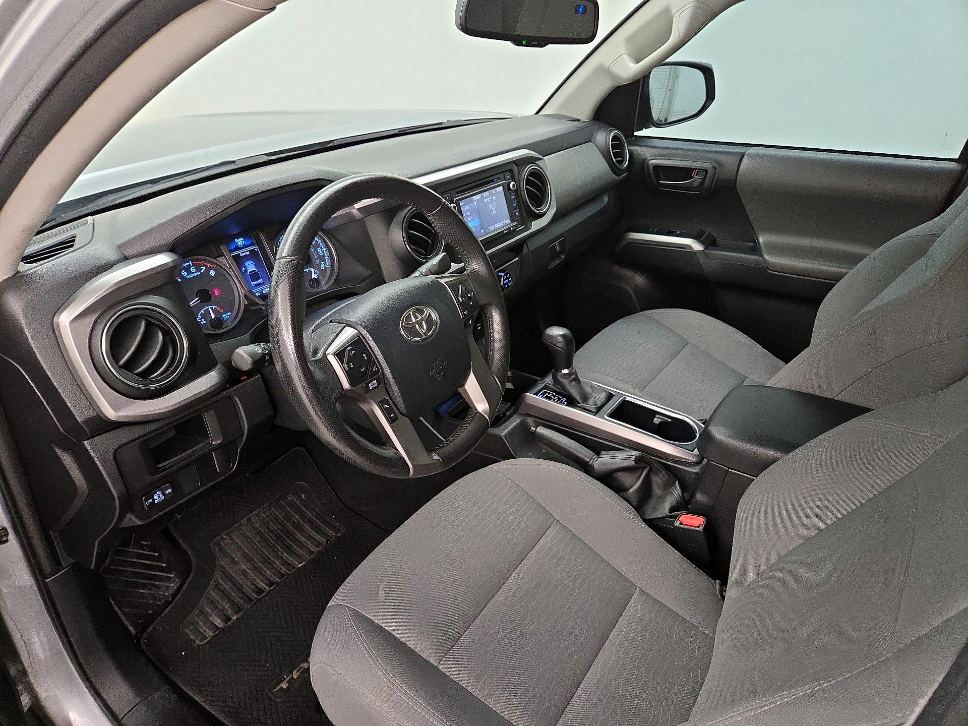 Thumbnail: 2017 Toyota Tacoma - 11