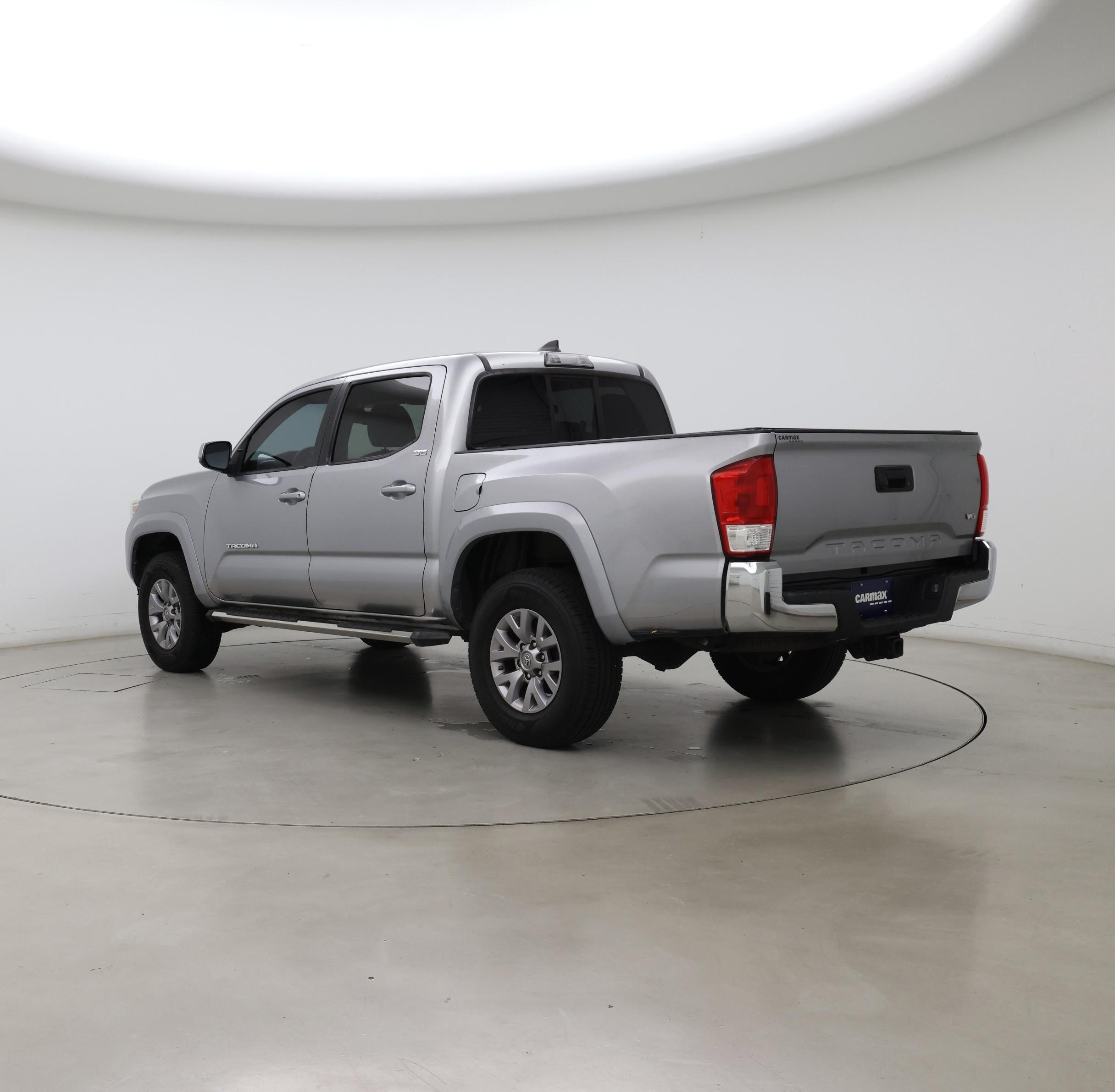 Thumbnail: 2017 Toyota Tacoma - 2