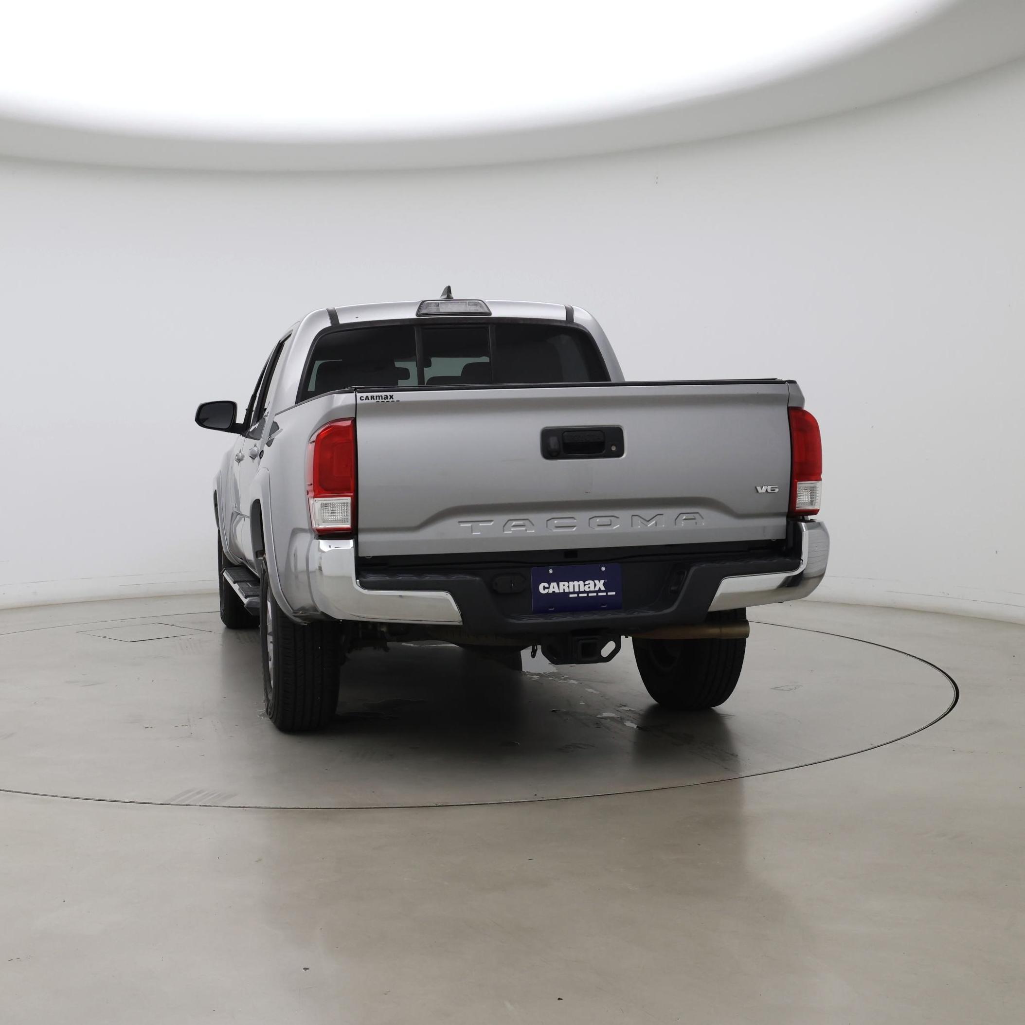 Thumbnail: 2017 Toyota Tacoma - 6