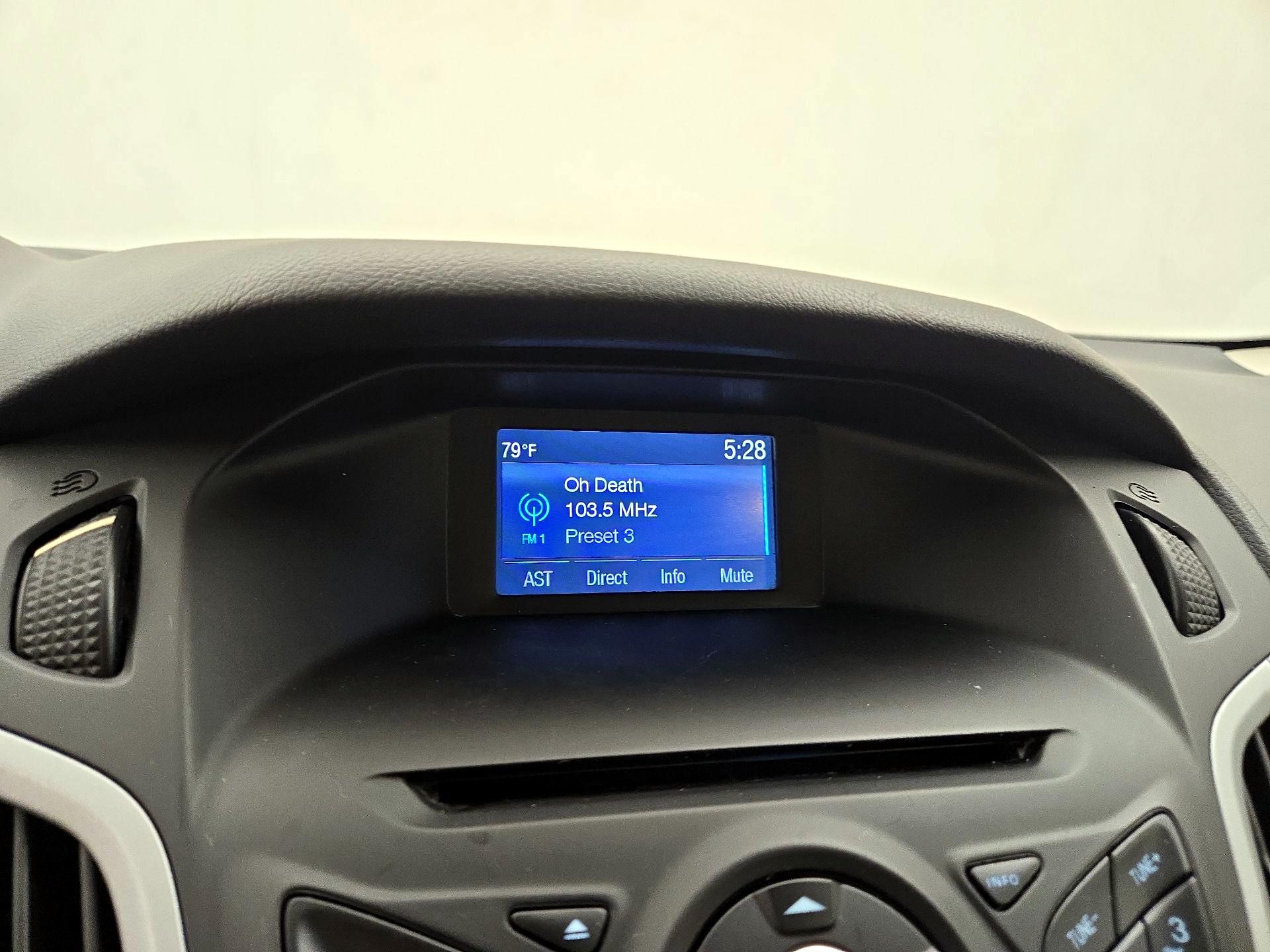 Thumbnail: 2014 Ford Focus - 14