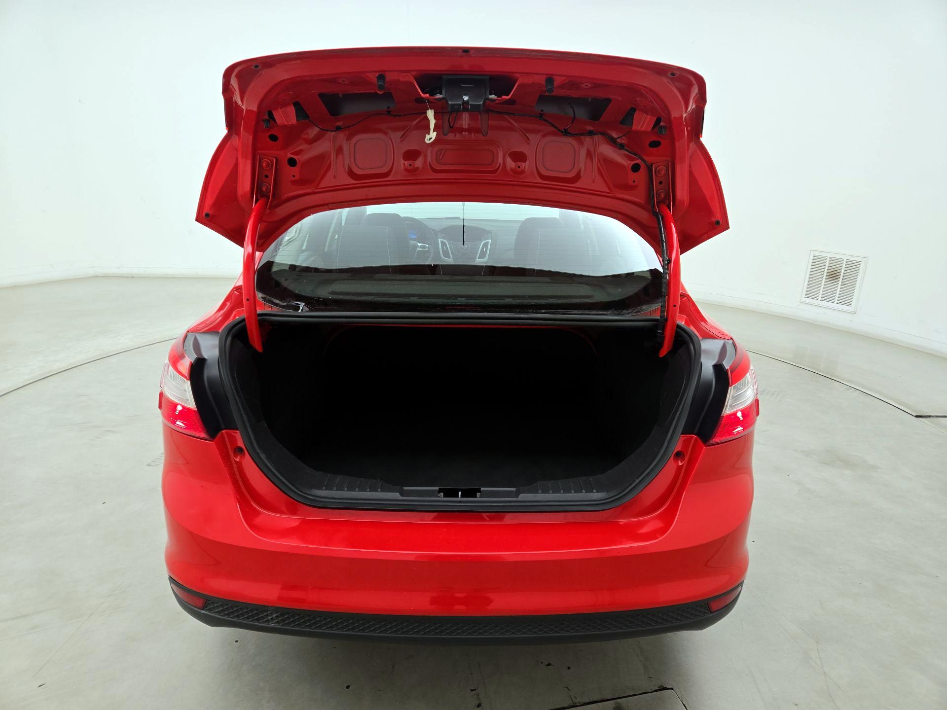 Thumbnail: 2014 Ford Focus - 20