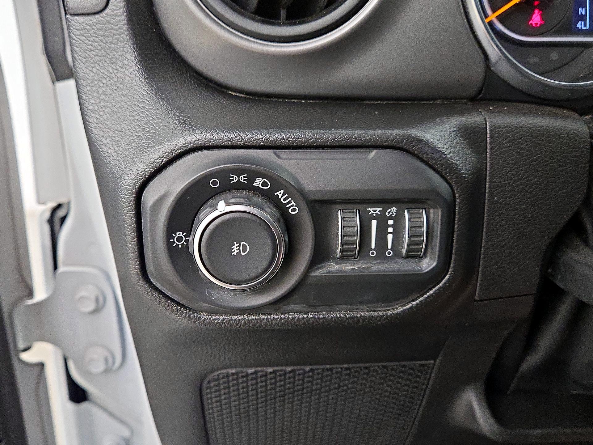 Thumbnail: 2022 Jeep Wrangler - 13