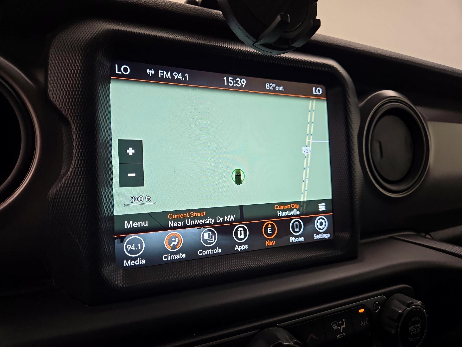 Thumbnail: 2022 Jeep Wrangler - 14