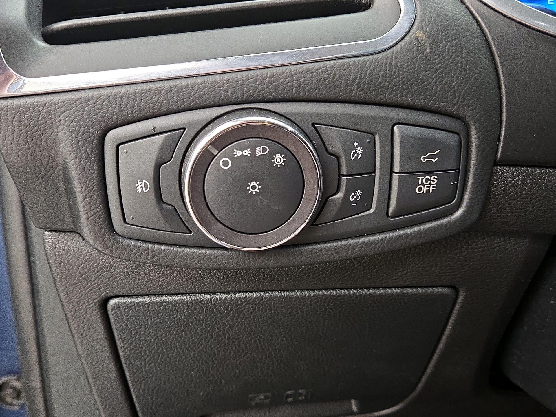 Thumbnail: 2019 Ford Edge - 13
