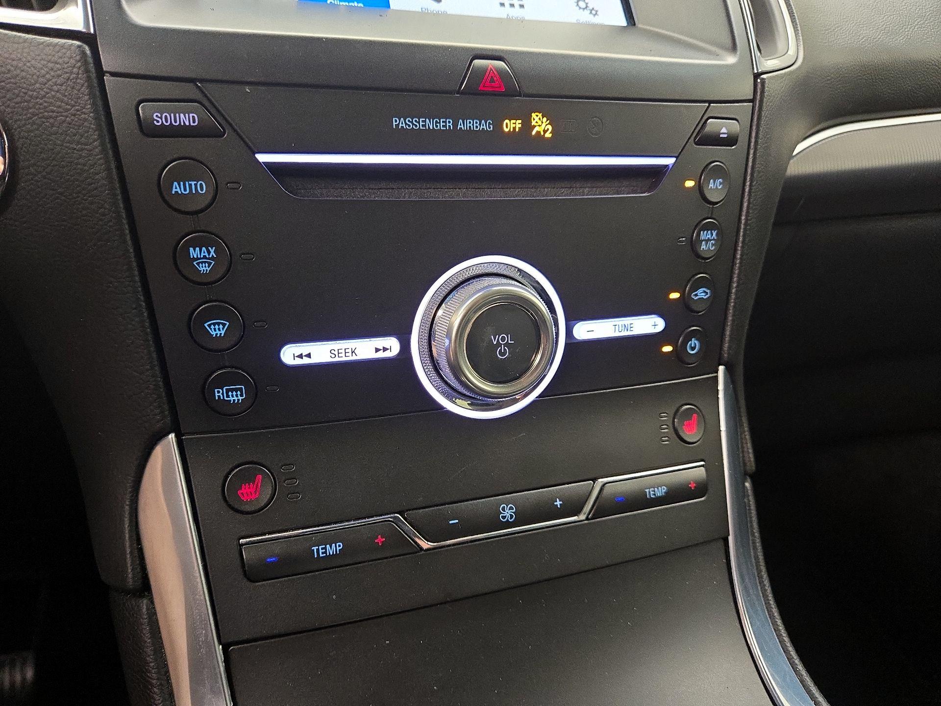 Thumbnail: 2019 Ford Edge - 16