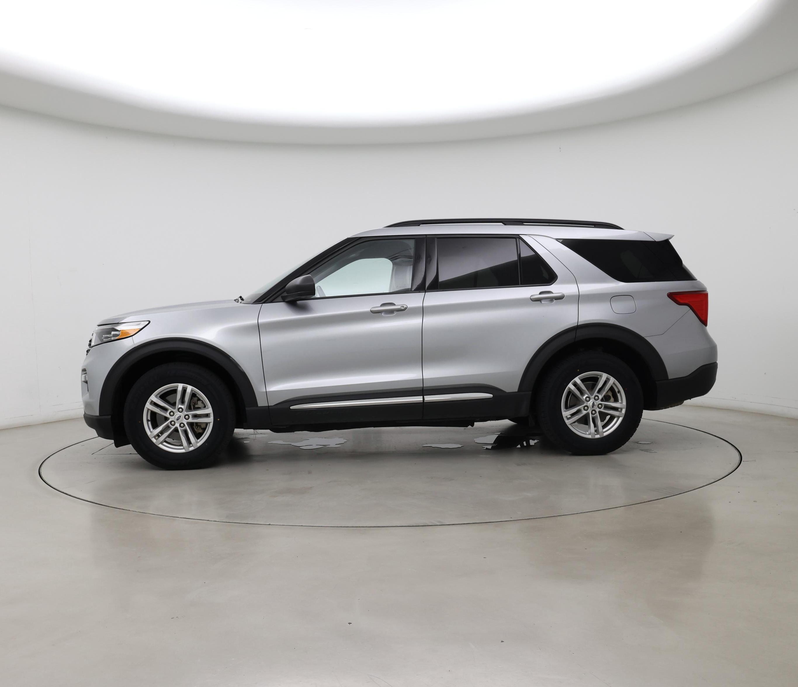 Thumbnail: 2022 Ford Explorer - 3