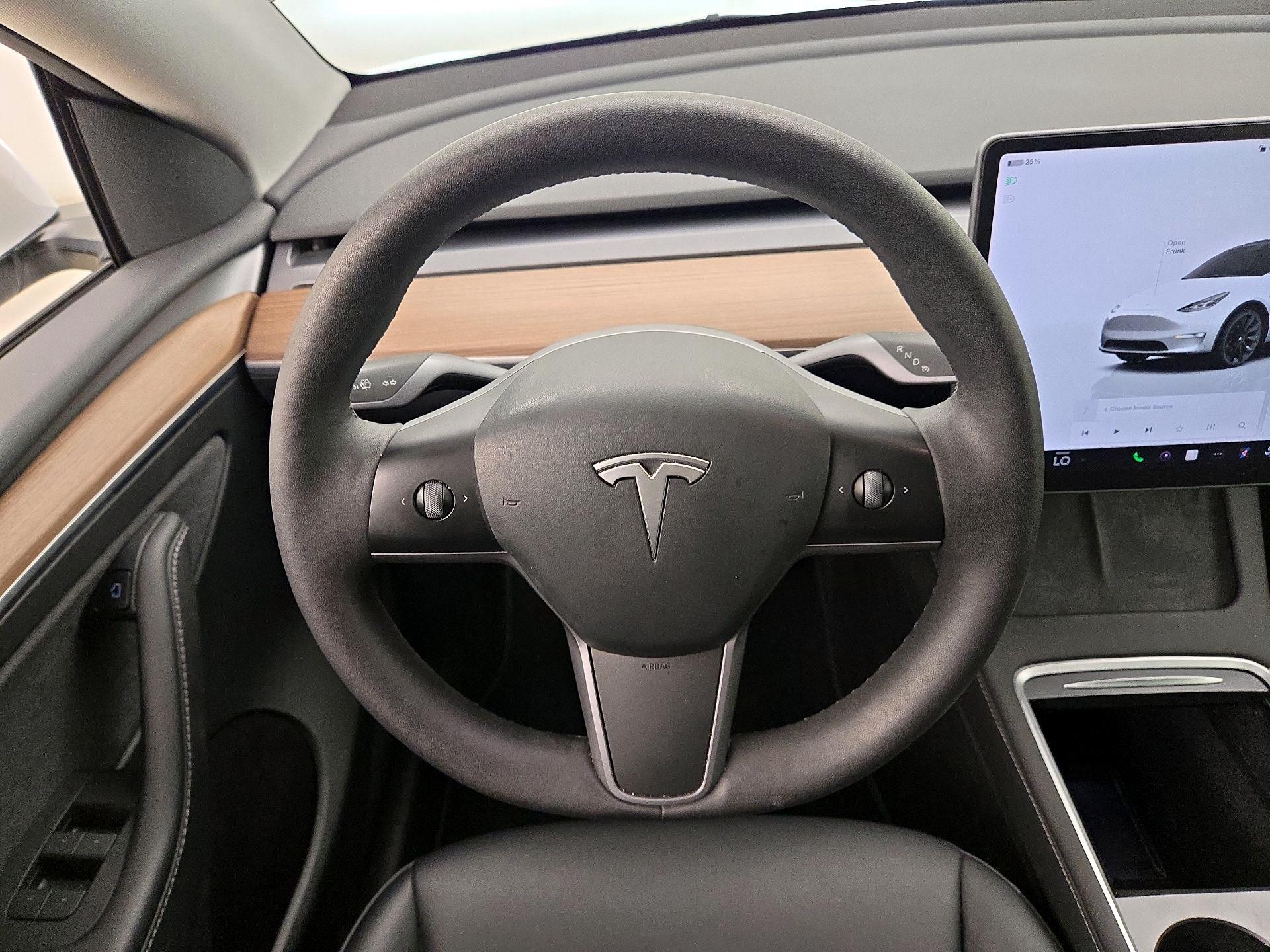 Thumbnail: 2023 Tesla Model Y - 10