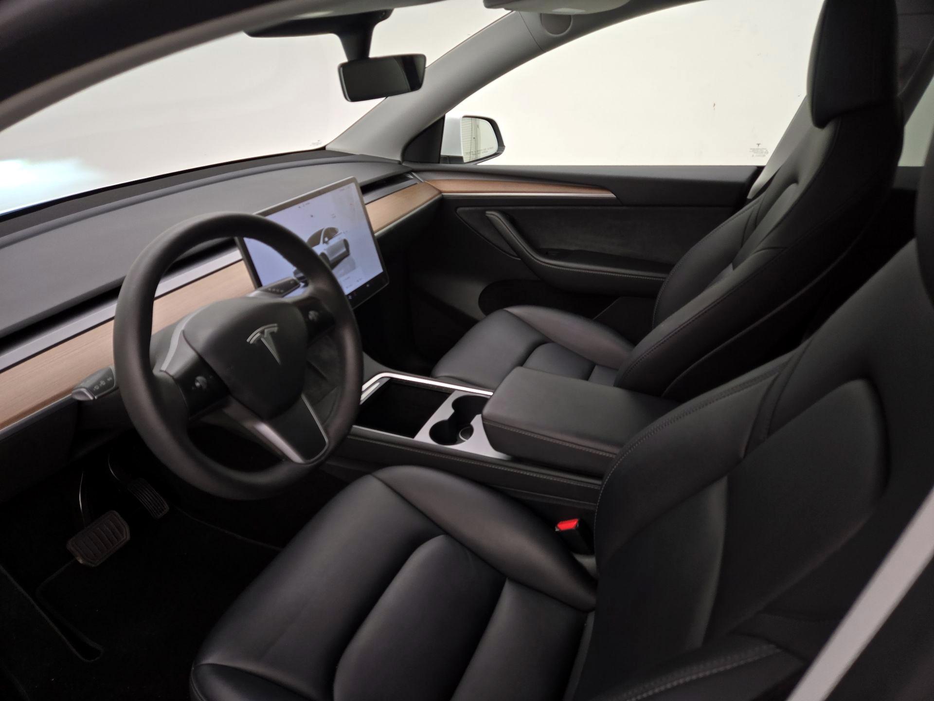 Thumbnail: 2023 Tesla Model Y - 11