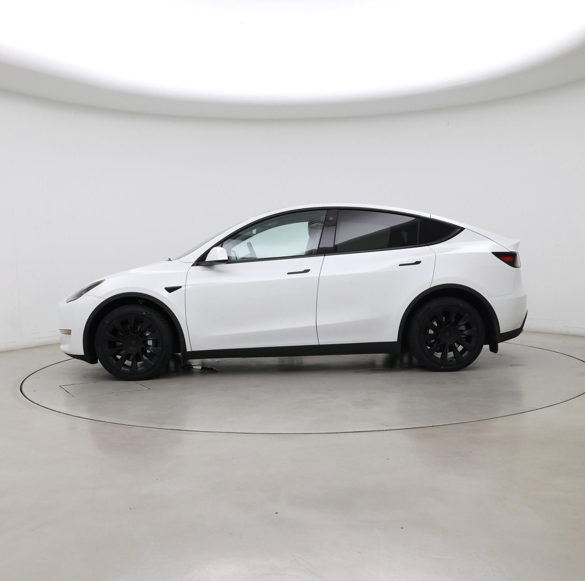Thumbnail: 2023 Tesla Model Y - 3