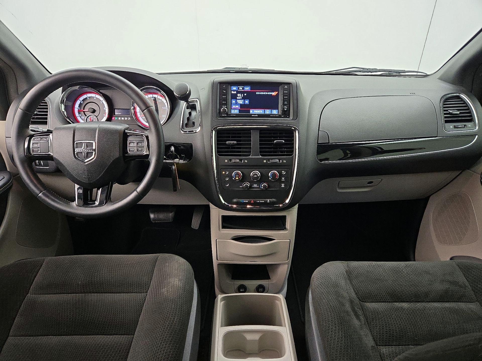 Thumbnail: 2016 Dodge Grand Caravan - 9