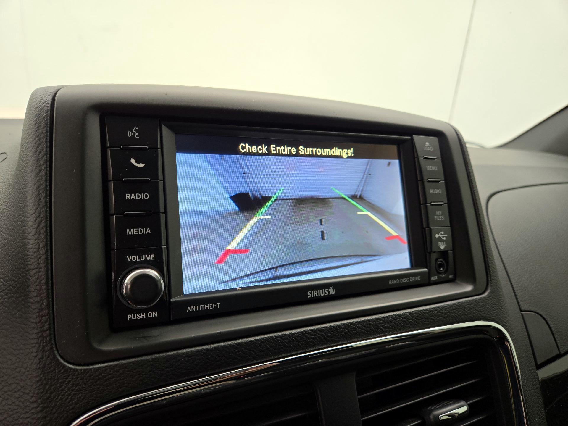 Thumbnail: 2016 Dodge Grand Caravan - 14