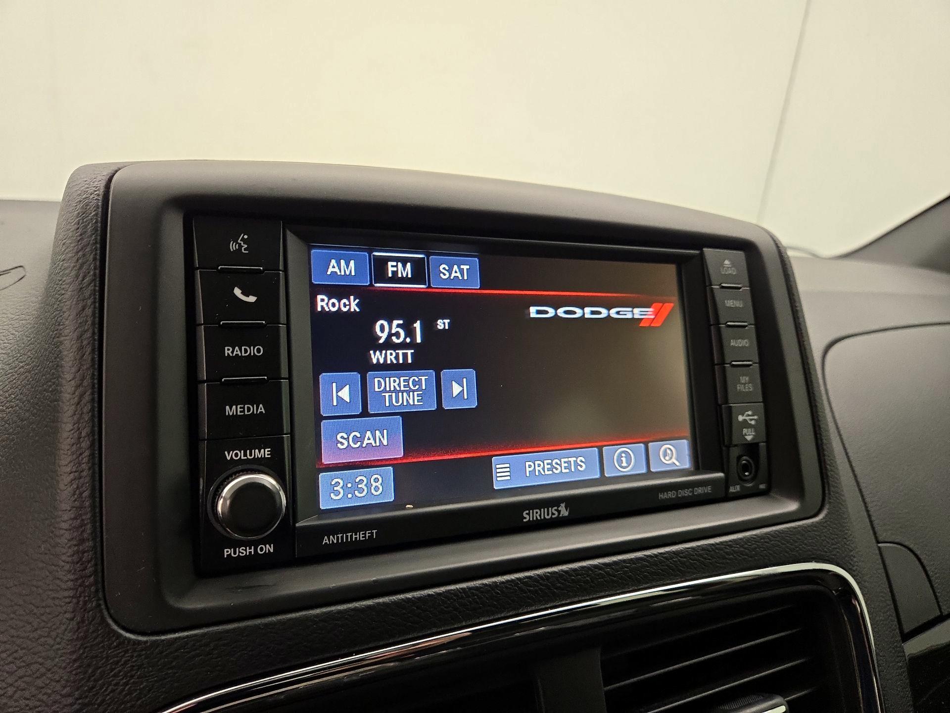 Thumbnail: 2016 Dodge Grand Caravan - 15