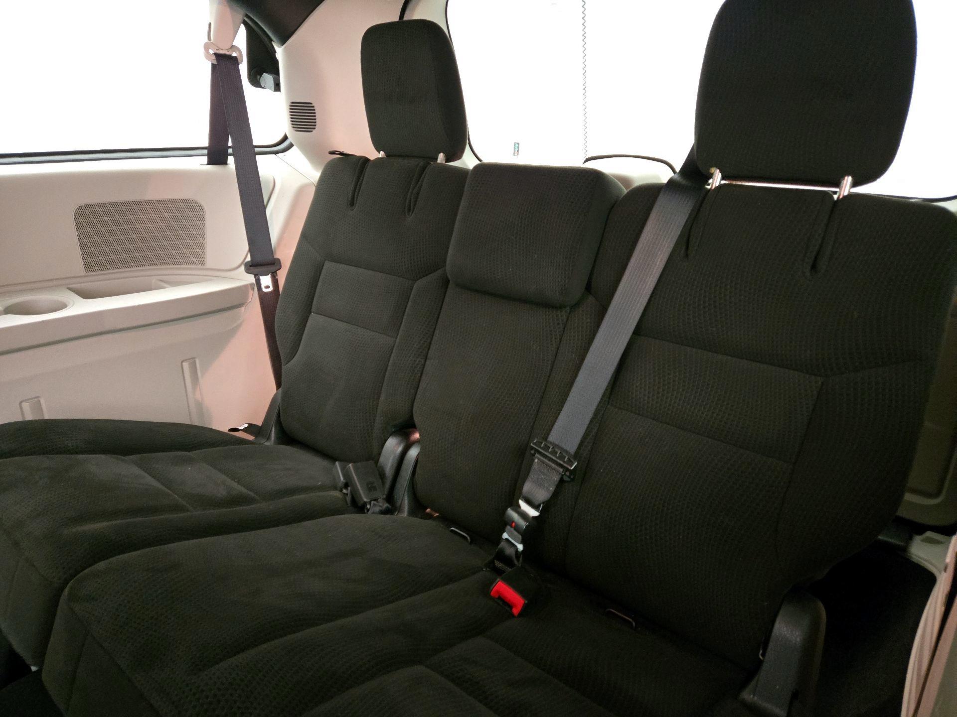 Thumbnail: 2016 Dodge Grand Caravan - 19