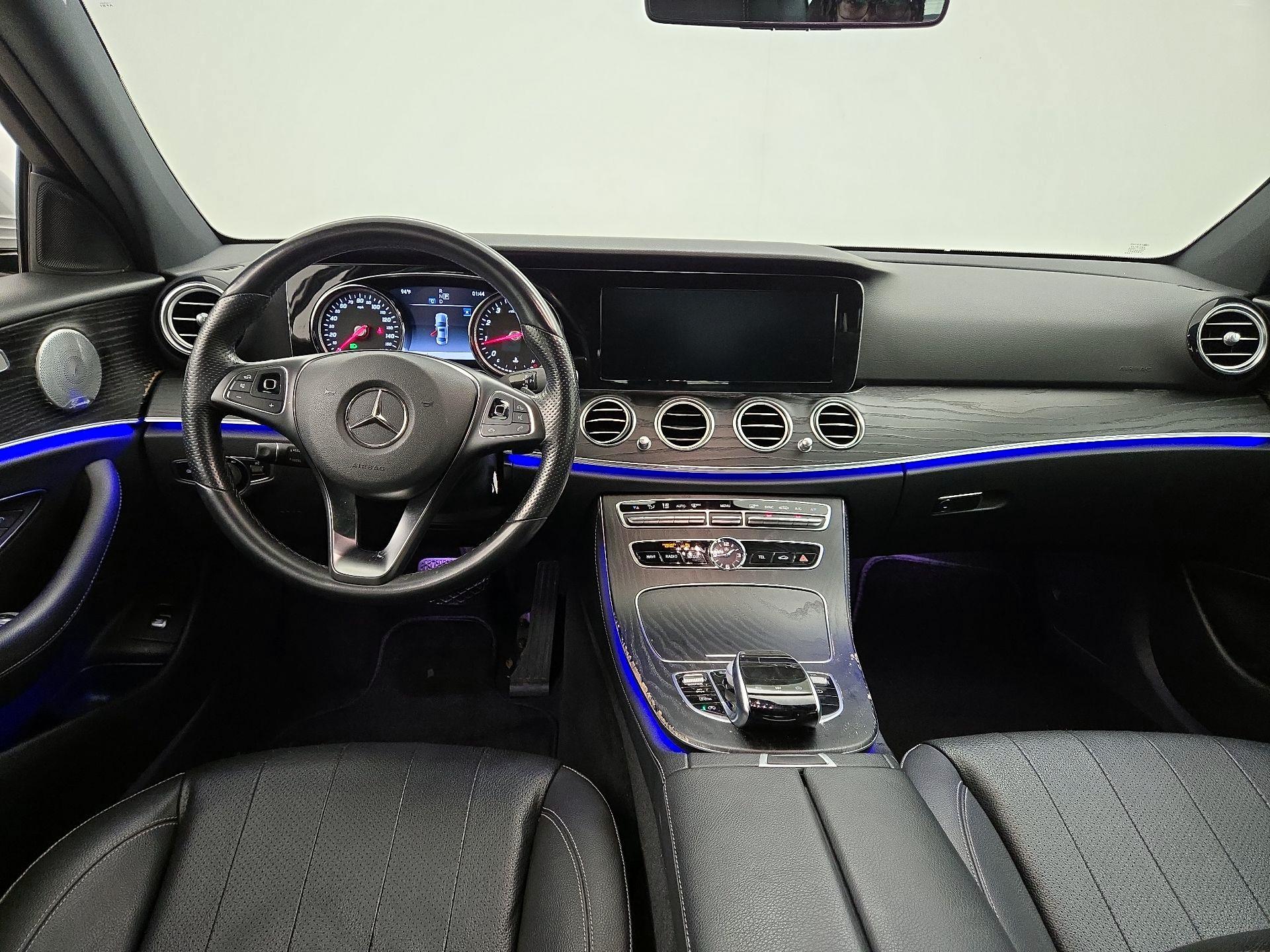 Thumbnail: 2018 Mercedes-Benz E-Class - 9