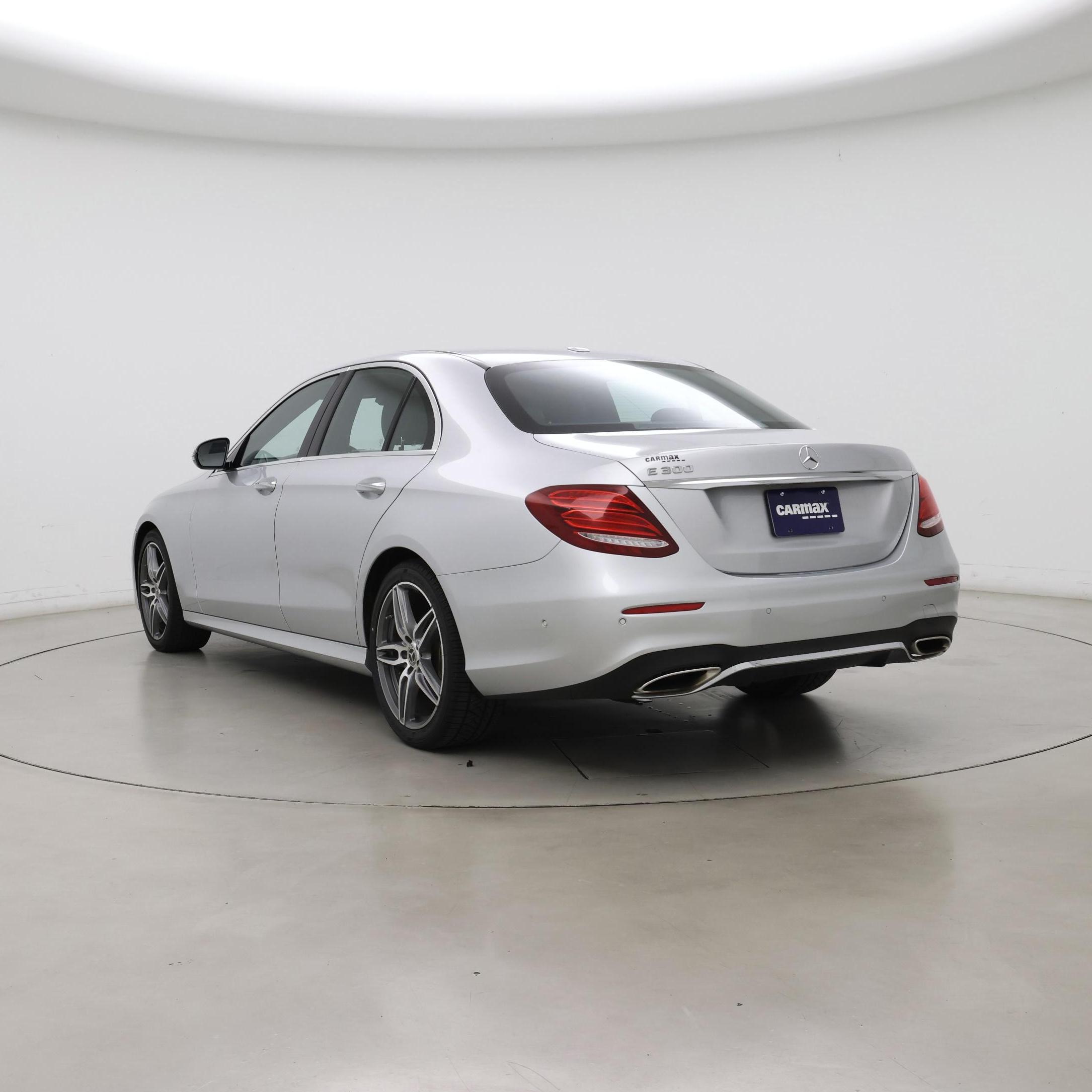 Thumbnail: 2018 Mercedes-Benz E-Class - 2
