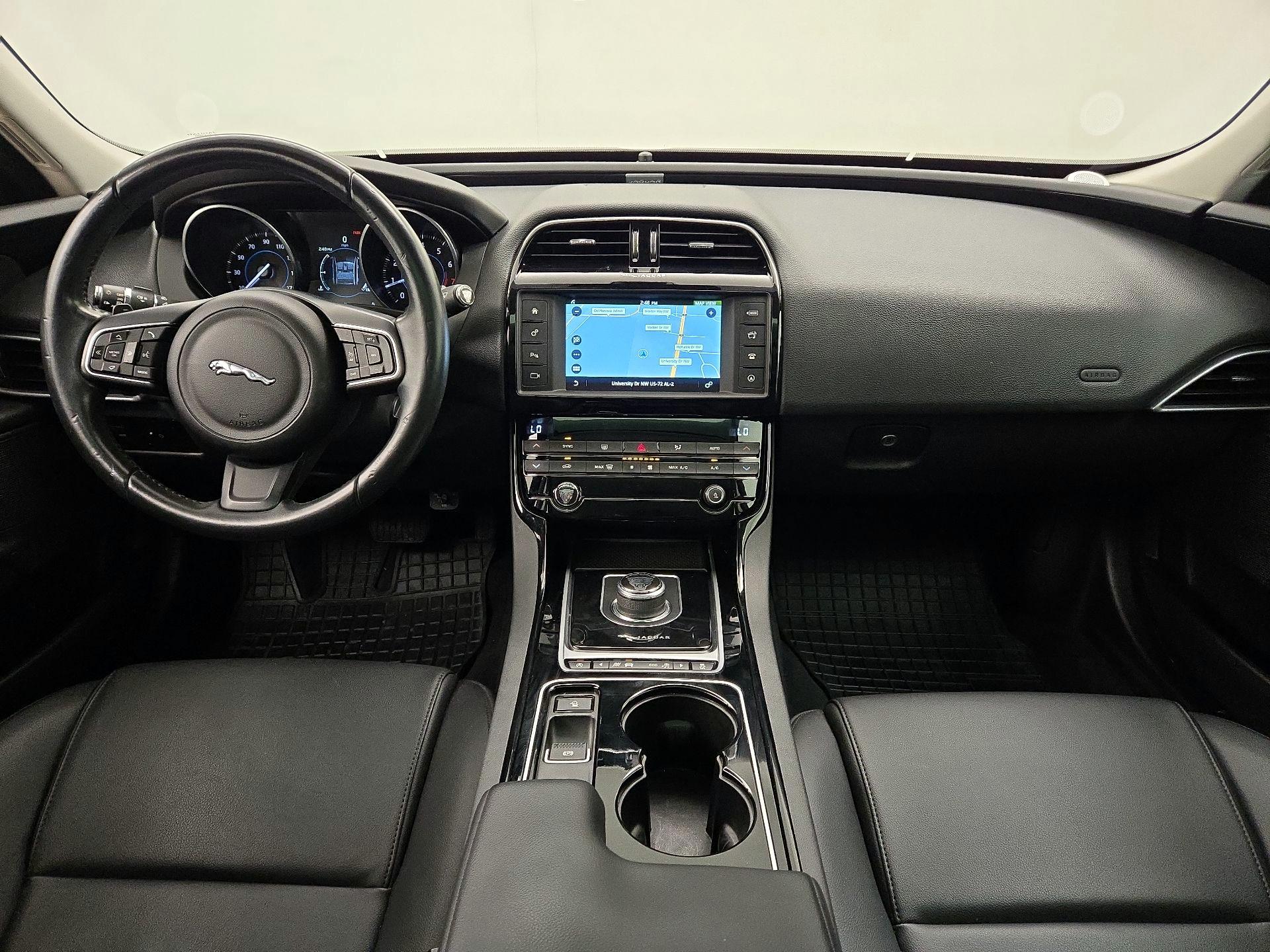 Thumbnail: 2017 Jaguar XE - 9