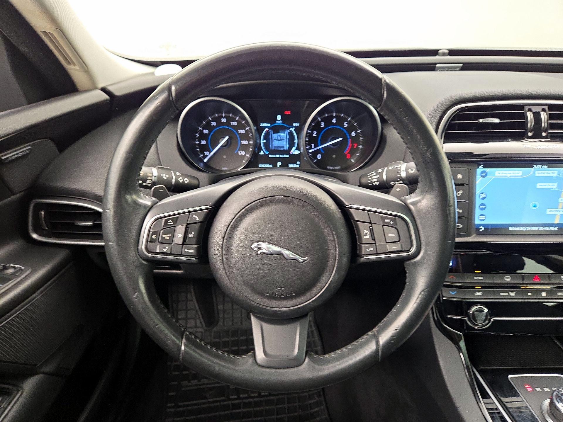 Thumbnail: 2017 Jaguar XE - 10
