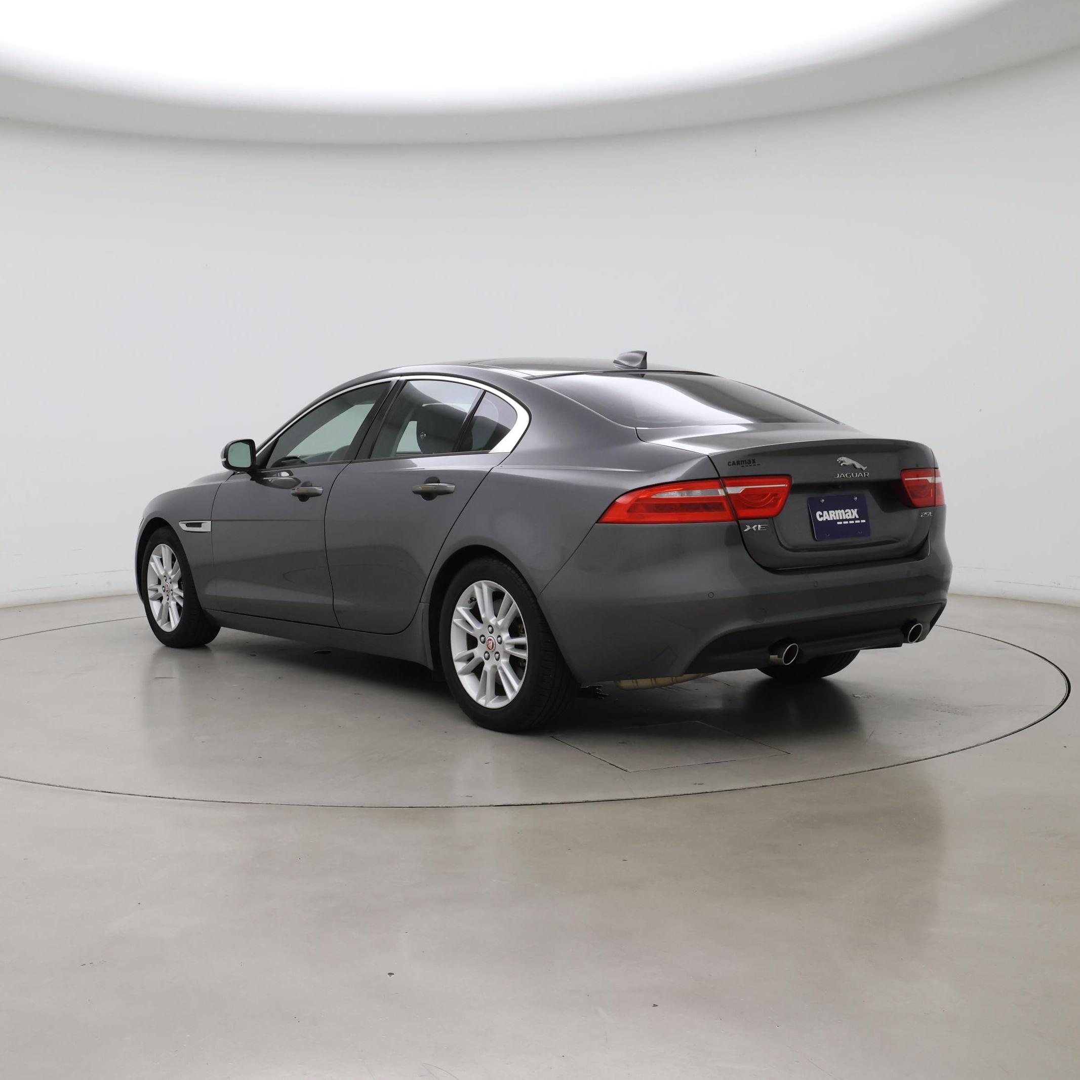 Thumbnail: 2017 Jaguar XE - 2