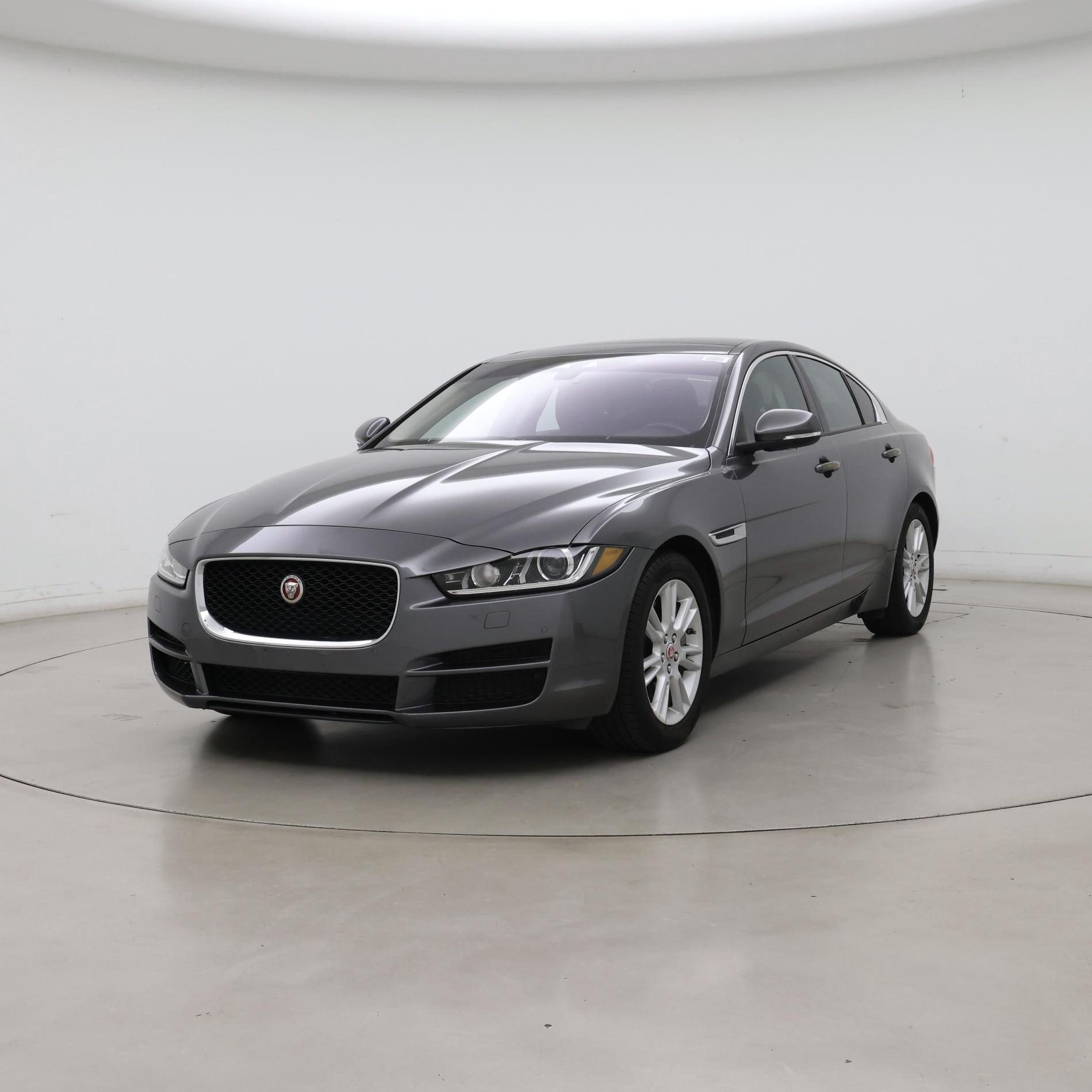 Thumbnail: 2017 Jaguar XE - 4