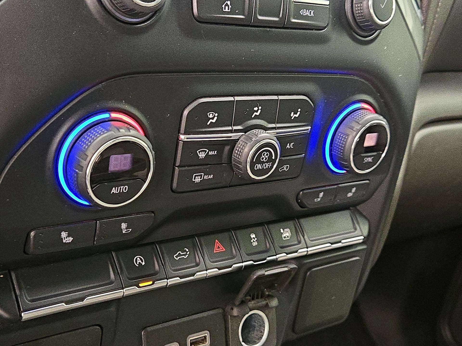 Thumbnail: 2019 Chevrolet Silverado 1500 - 16
