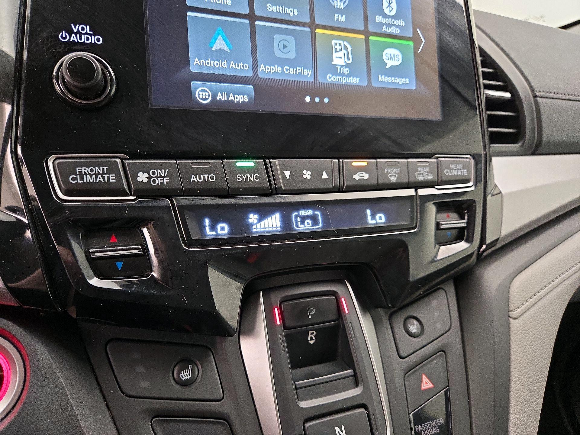 Thumbnail: 2019 Honda Odyssey - 16