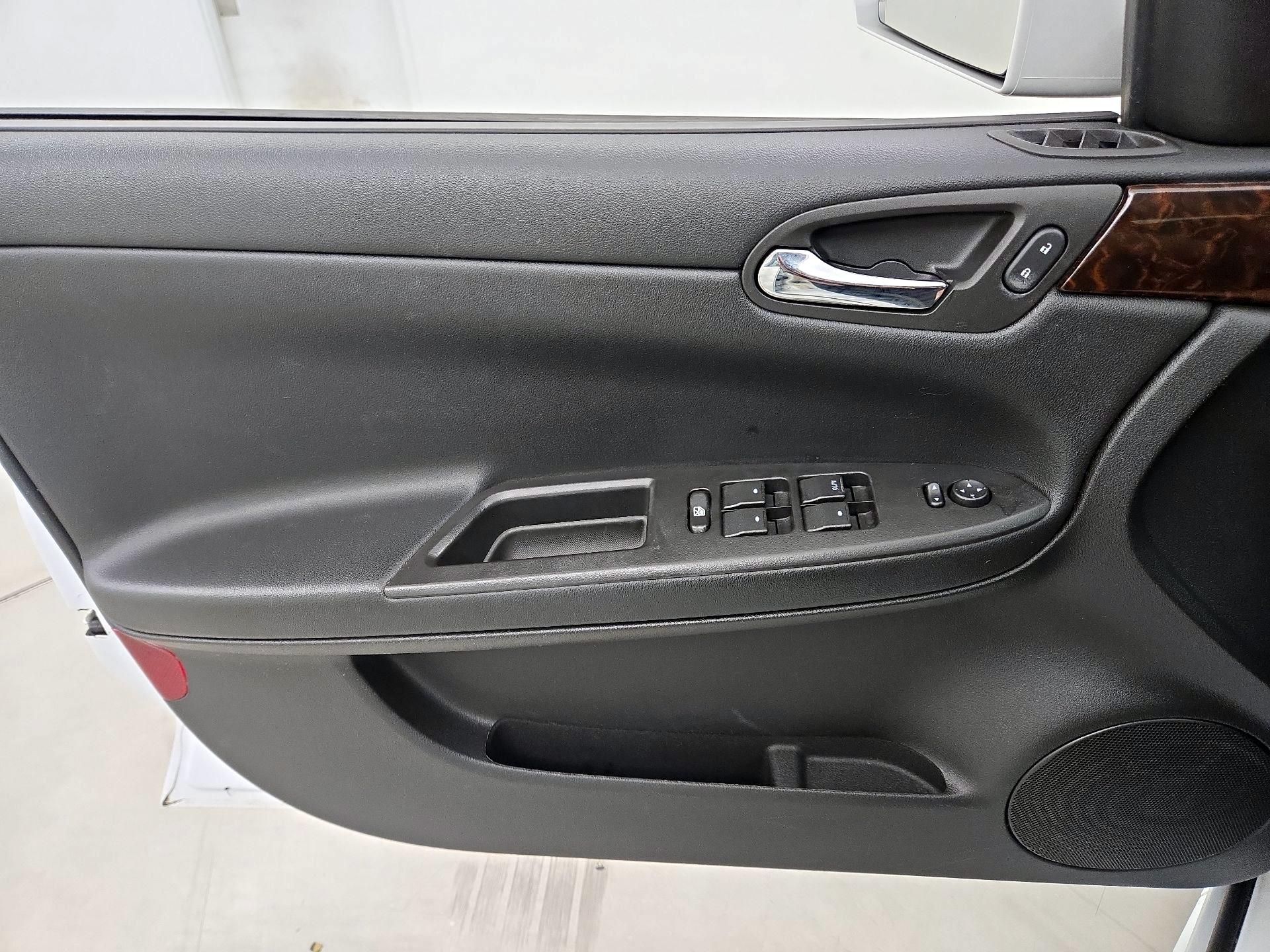 Thumbnail: 2015 Chevrolet Impala - 12