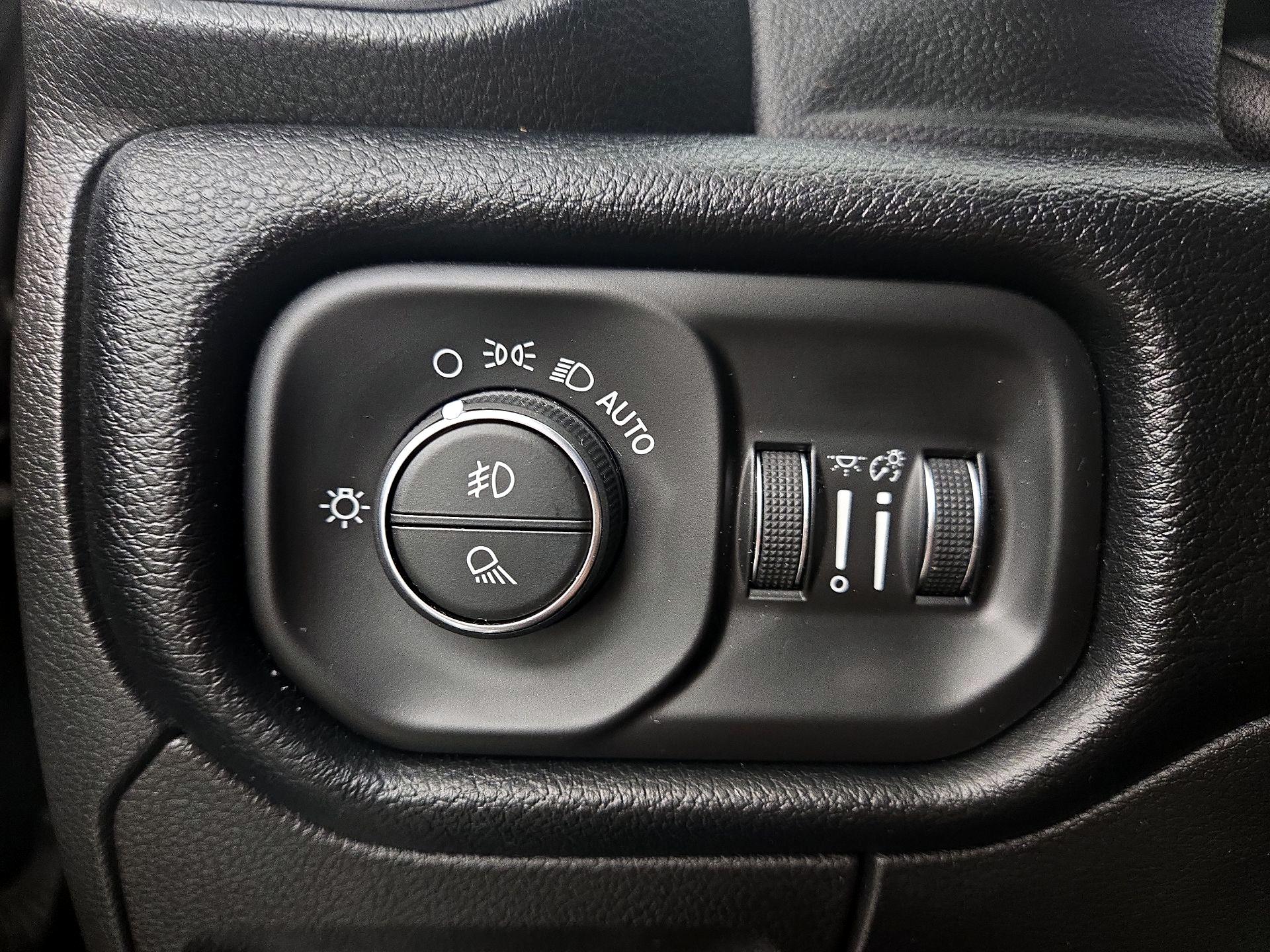 Thumbnail: 2021 RAM 1500 - 13