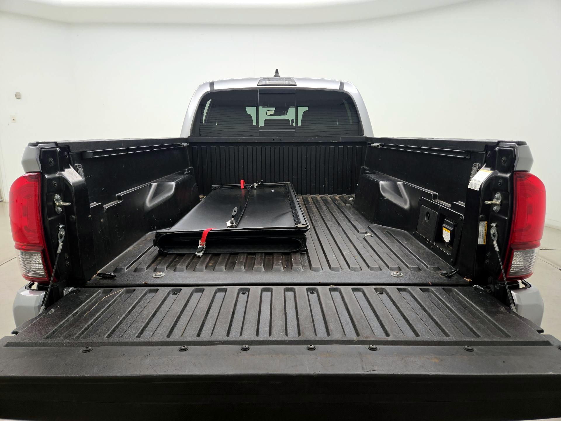 Thumbnail: 2020 Toyota Tacoma - 20