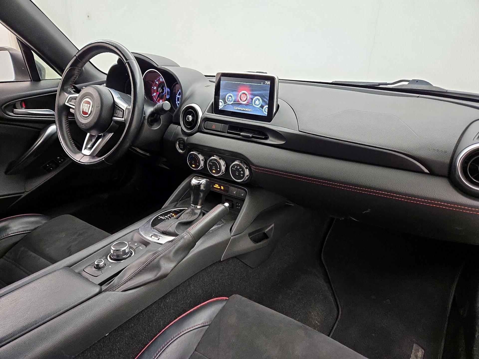 Thumbnail: 2017 Fiat 124 Spider - 9