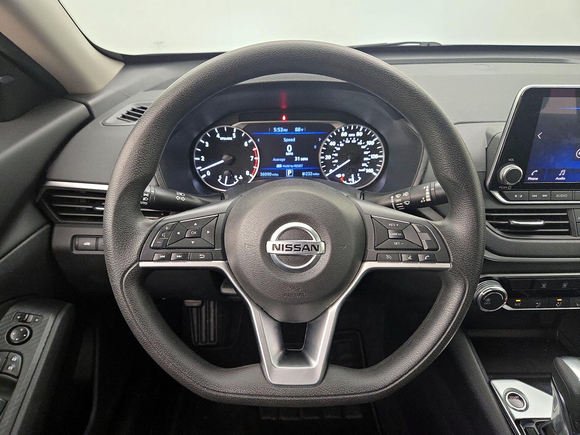Thumbnail: 2022 Nissan Altima - 10