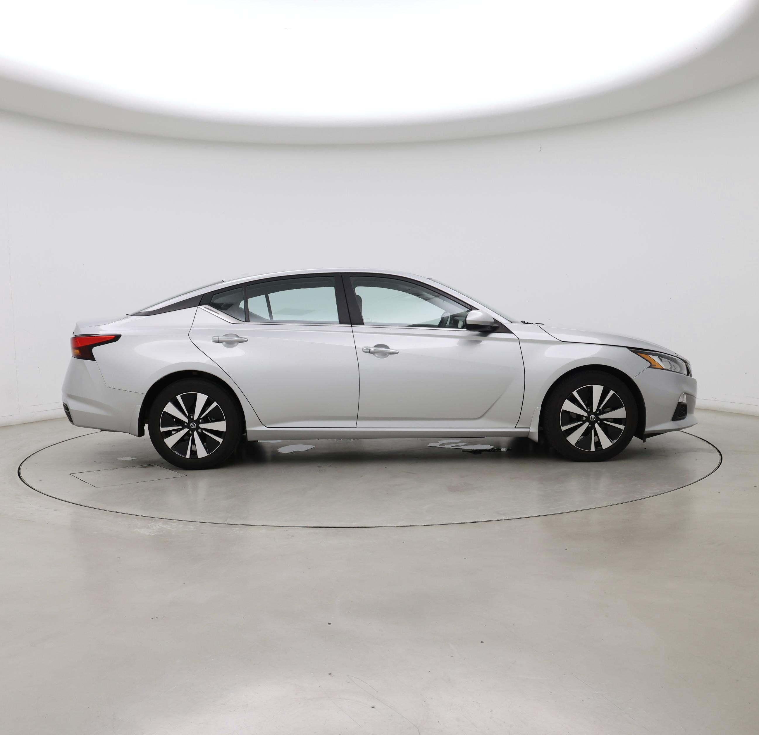 Thumbnail: 2022 Nissan Altima - 7