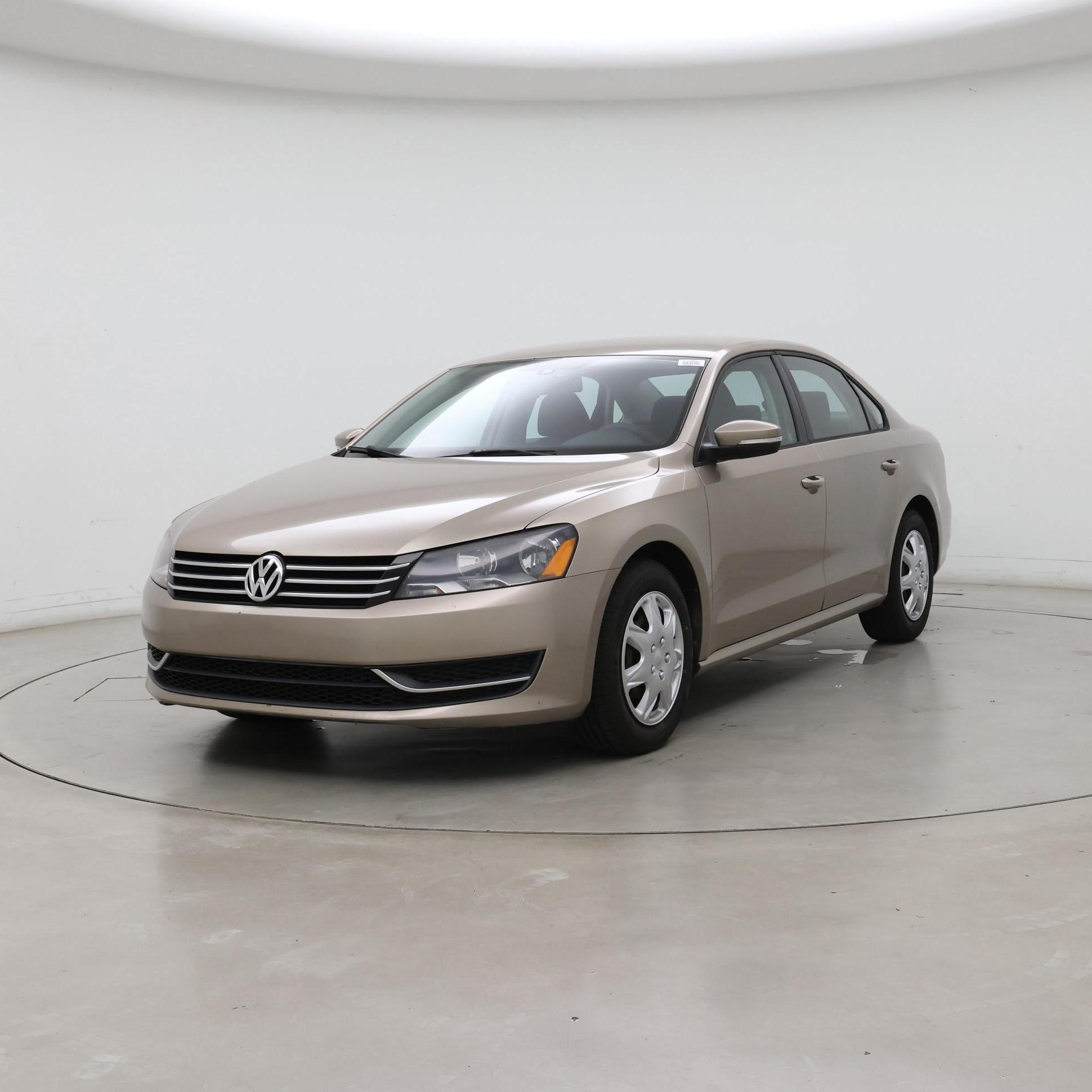Thumbnail: 2015 Volkswagen Passat - 4