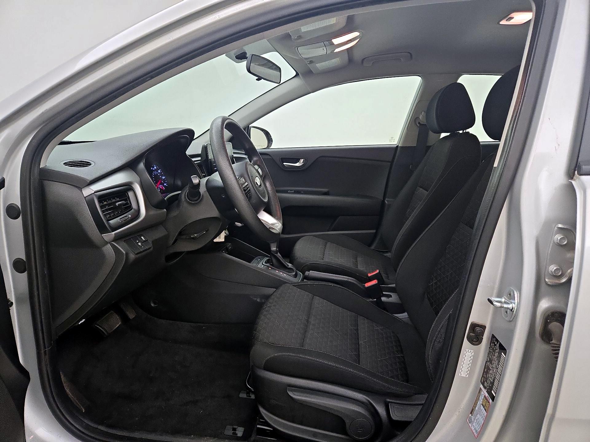 Thumbnail: 2021 Kia Rio - 11