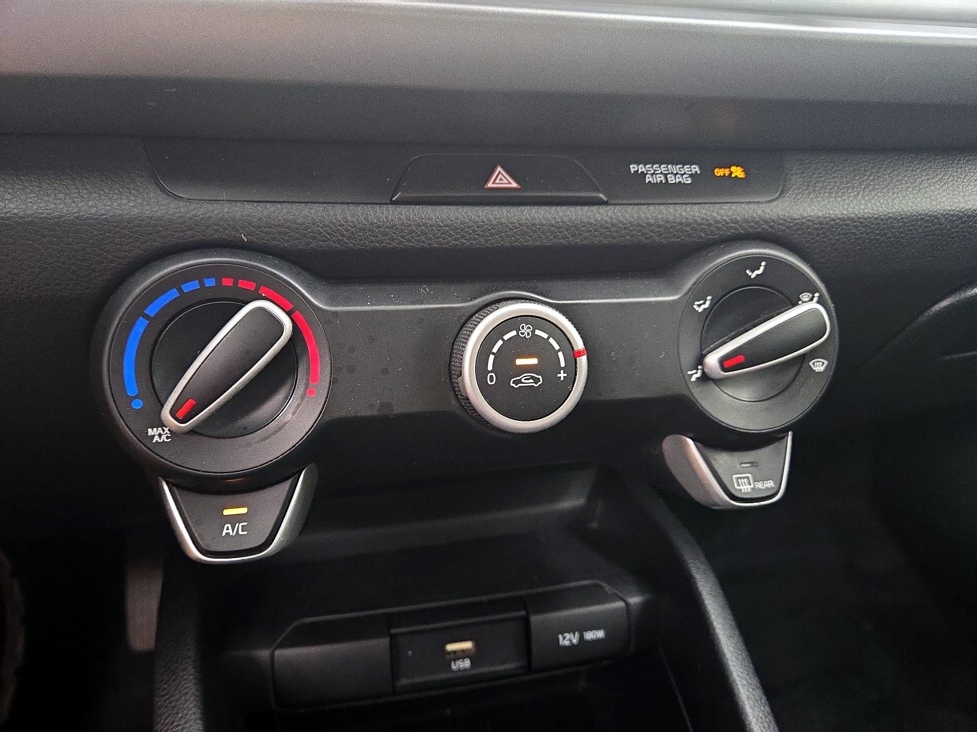 Thumbnail: 2021 Kia Rio - 16