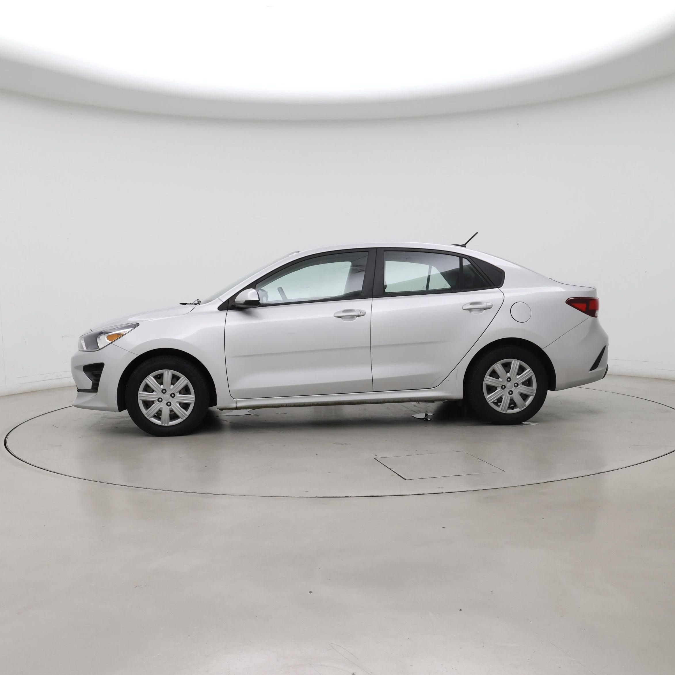 Thumbnail: 2021 Kia Rio - 3
