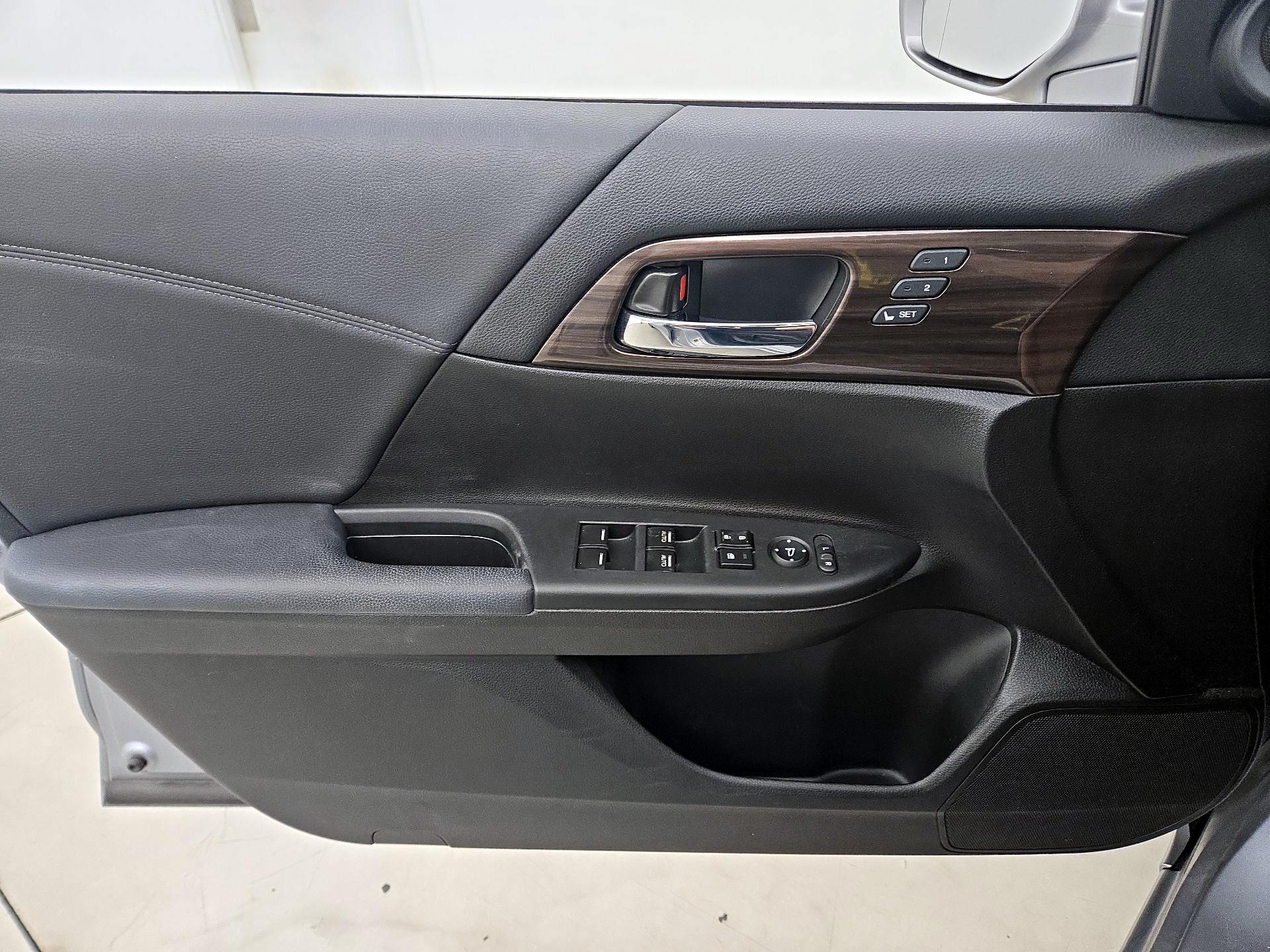 Thumbnail: 2016 Honda Accord - 12