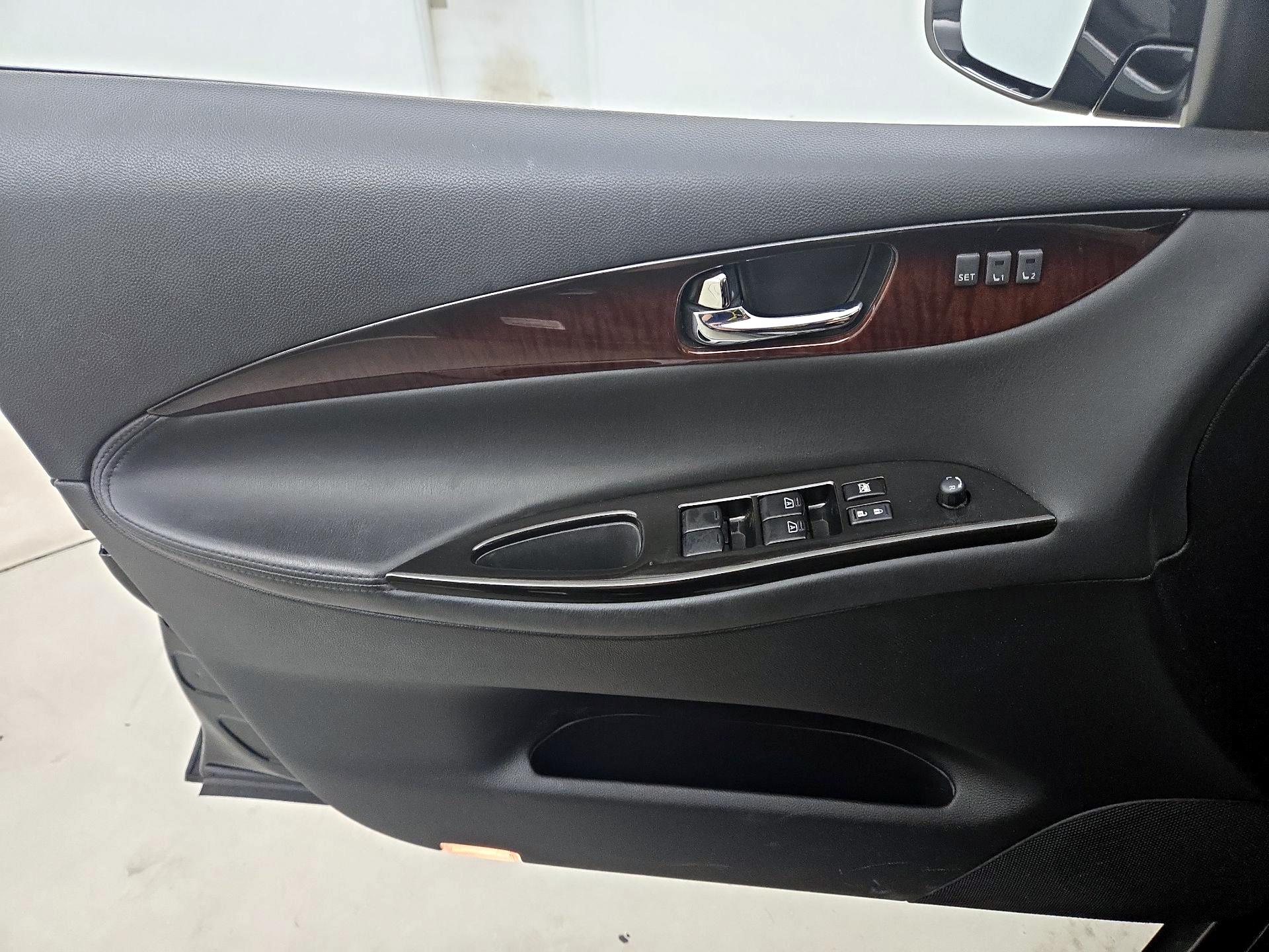 Thumbnail: 2017 INFINITI QX50 - 12