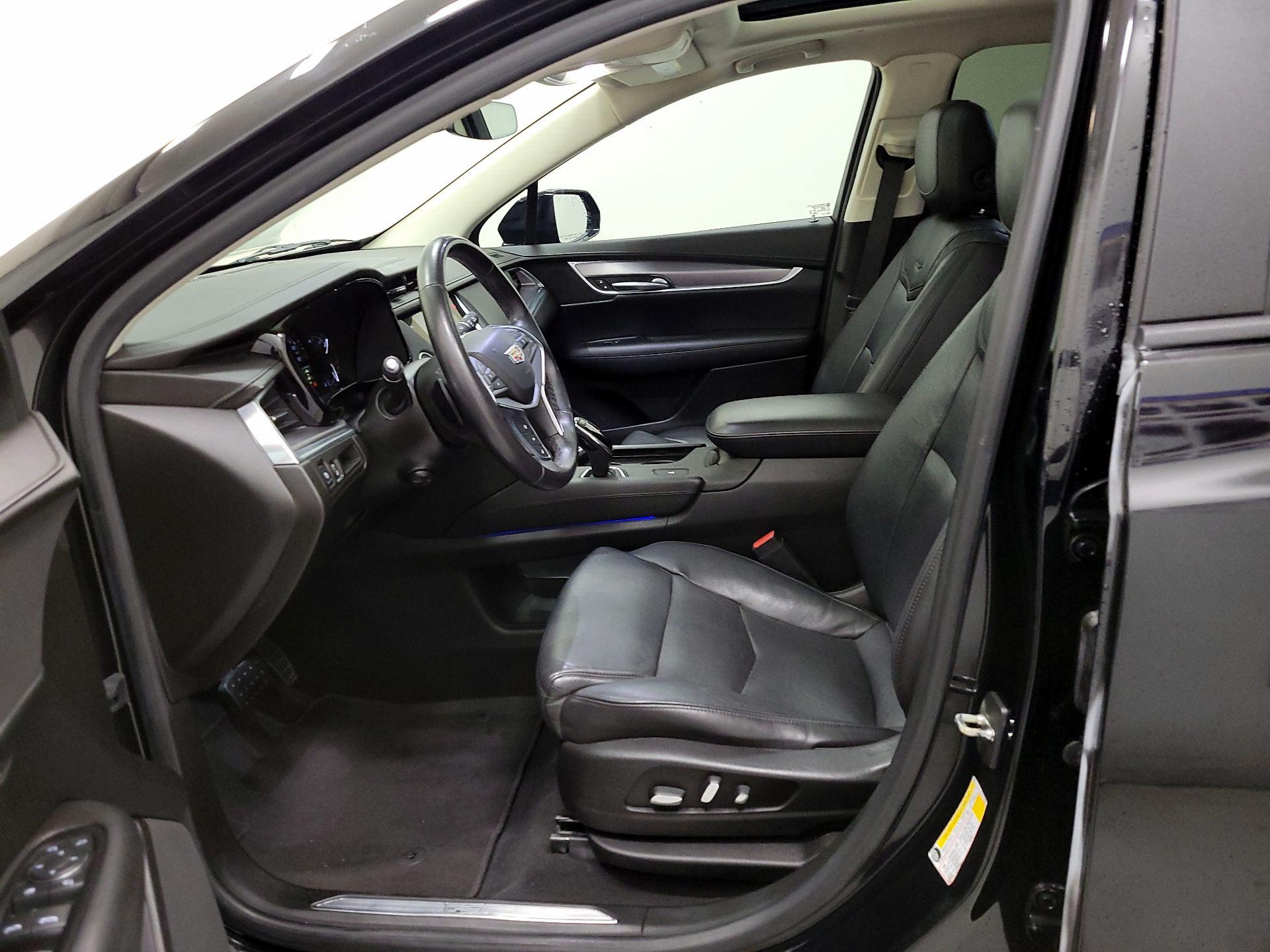 Thumbnail: 2018 Cadillac XT5 - 11