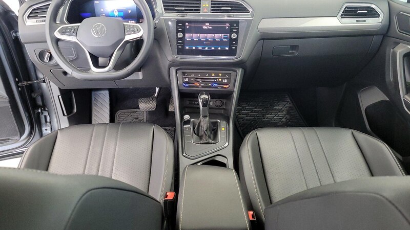 2022 Volkswagen Tiguan SE 9