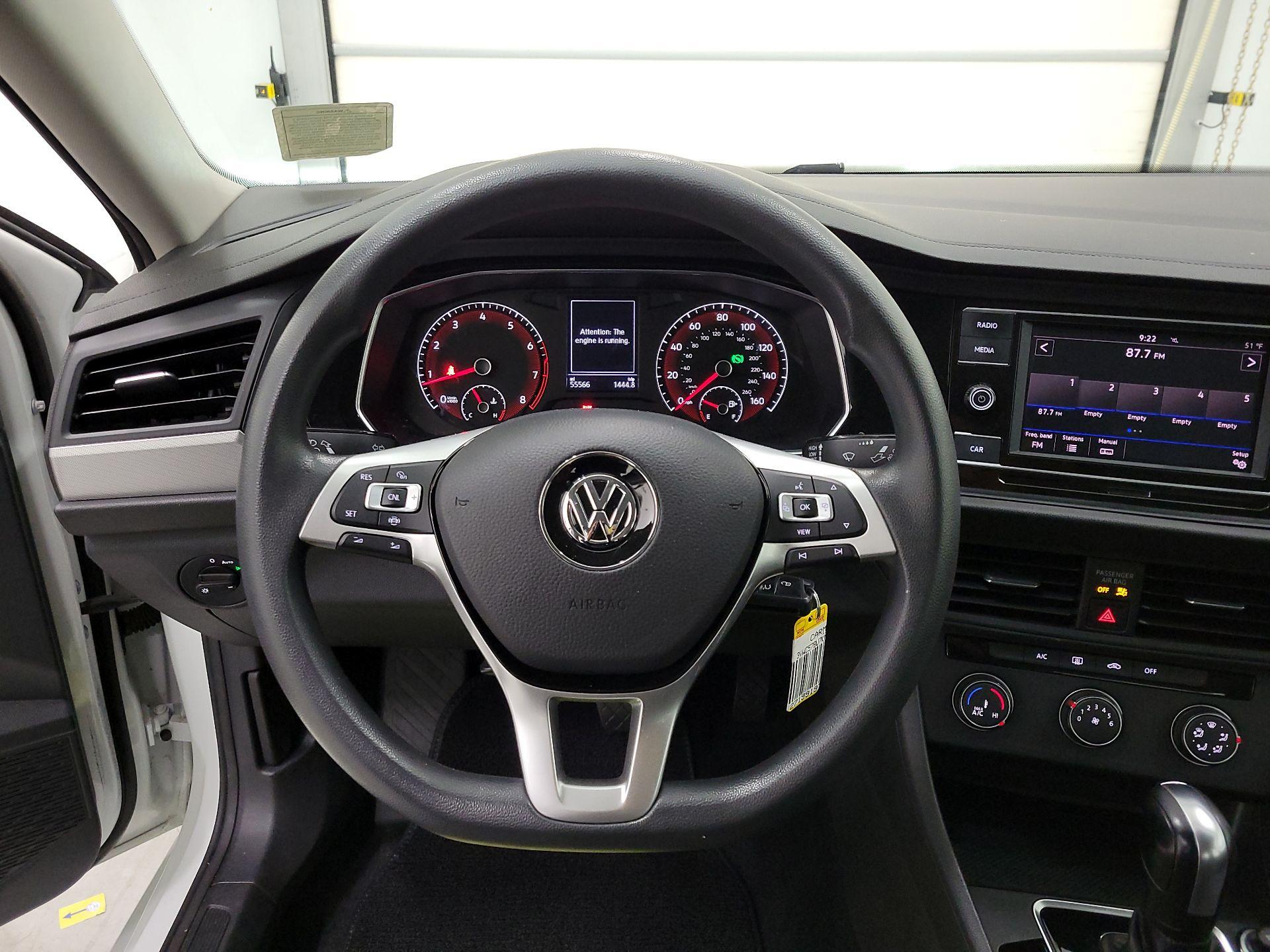 Thumbnail: 2019 Volkswagen Jetta - 10