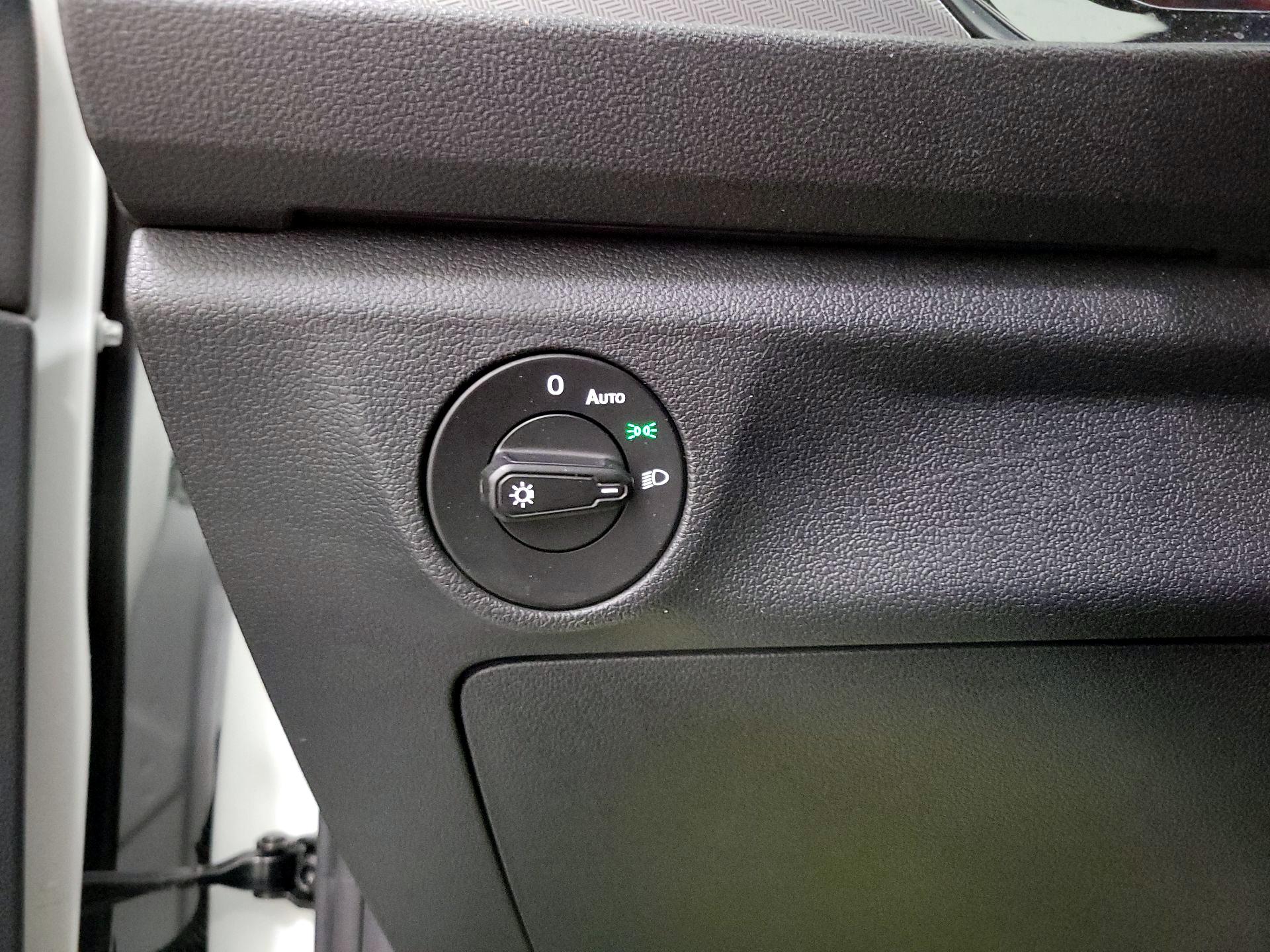 Thumbnail: 2019 Volkswagen Jetta - 13