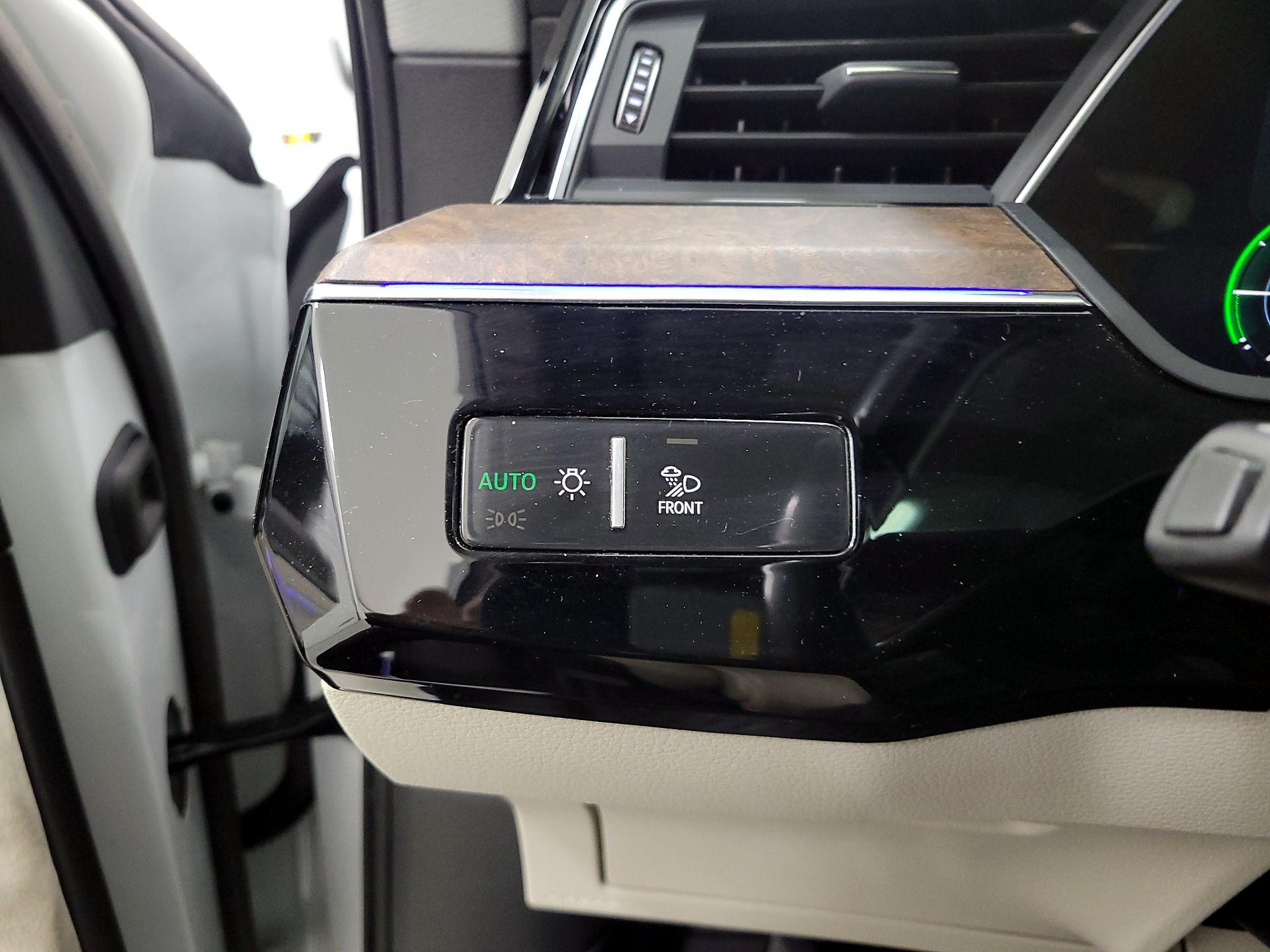 Thumbnail: 2019 Audi e-tron - 13