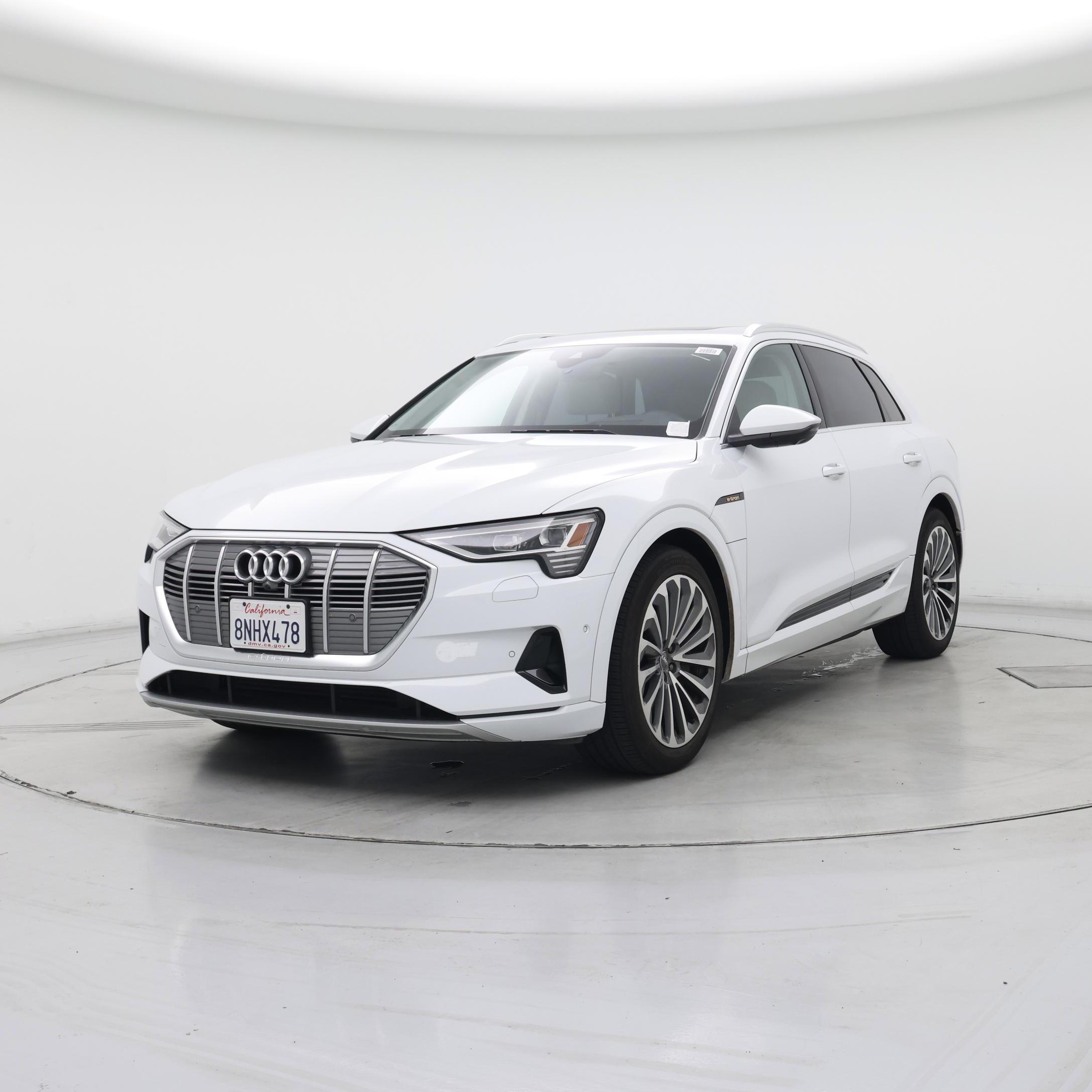 Thumbnail: 2019 Audi e-tron - 4