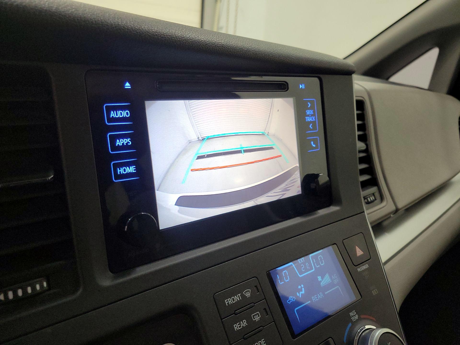 Thumbnail: 2015 Toyota Sienna - 14