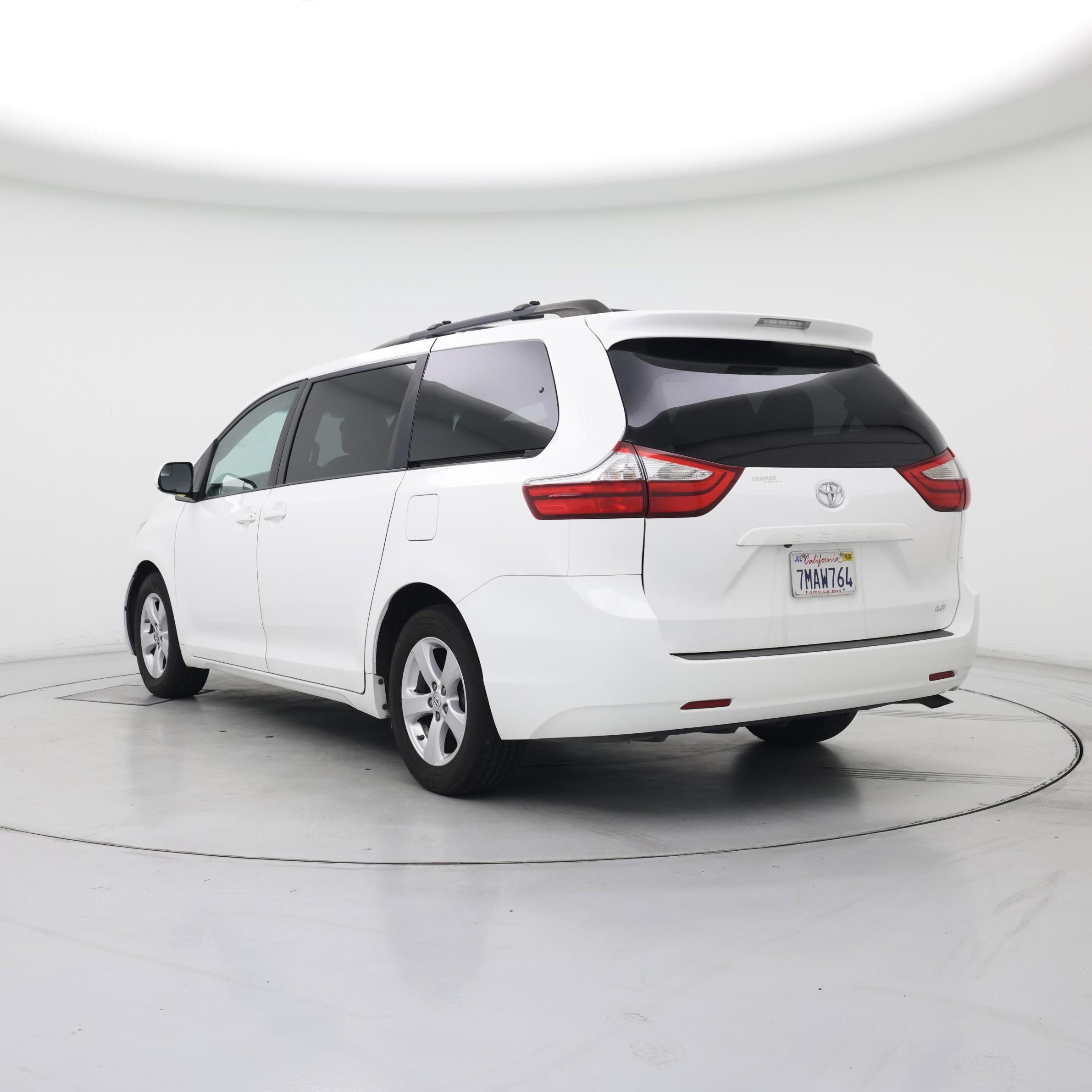 Thumbnail: 2015 Toyota Sienna - 2