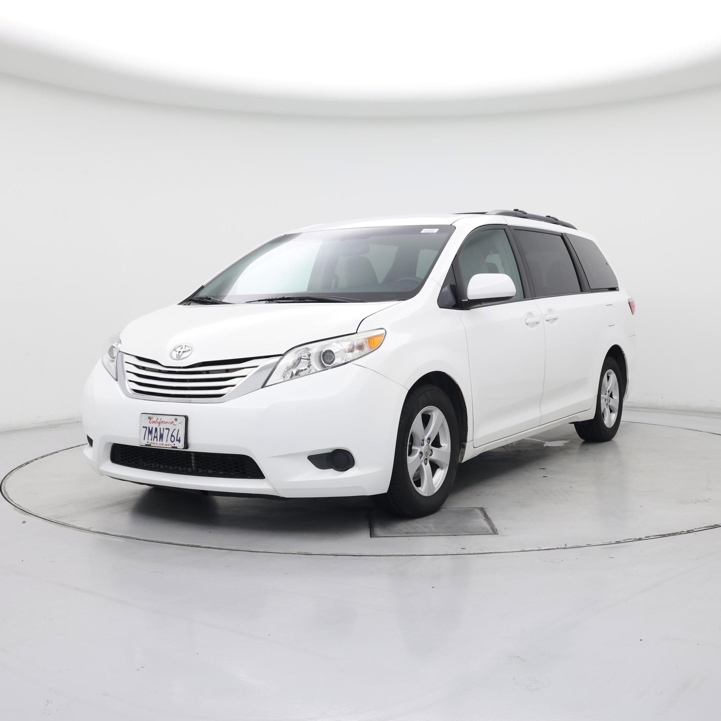 Thumbnail: 2015 Toyota Sienna - 4
