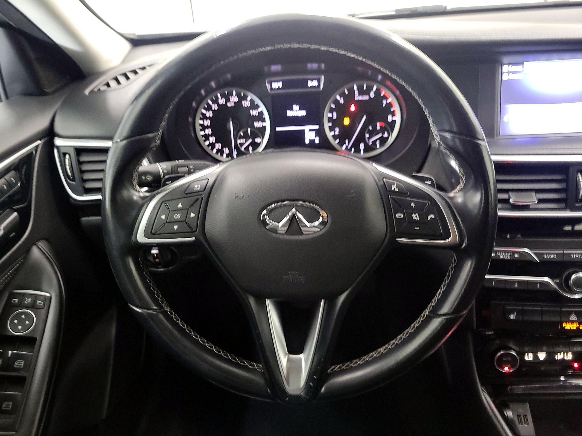 Thumbnail: 2017 INFINITI QX30 - 10