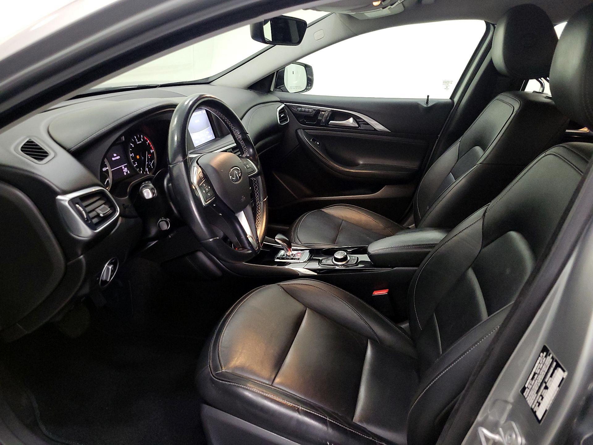 Thumbnail: 2017 INFINITI QX30 - 11