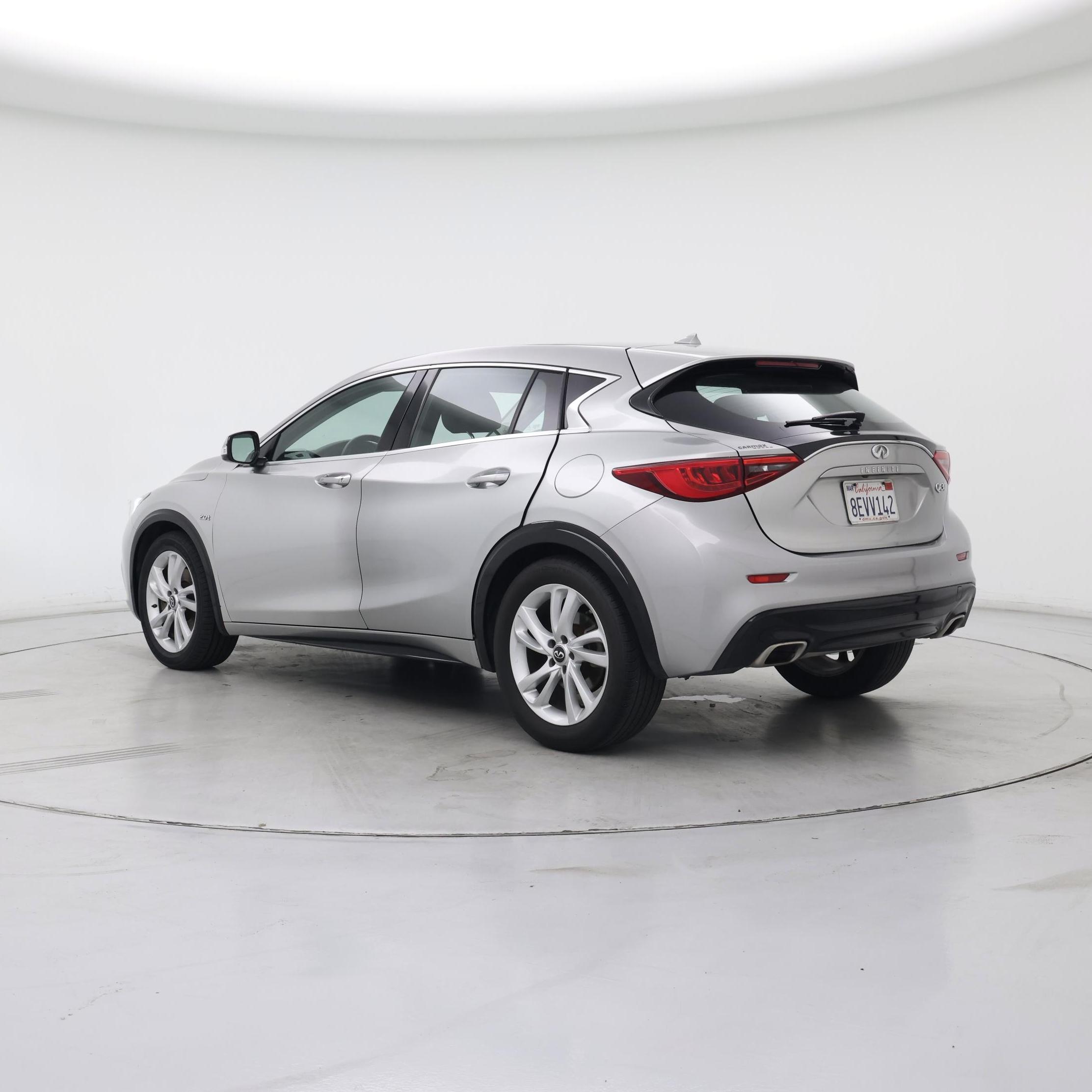 Thumbnail: 2017 INFINITI QX30 - 2