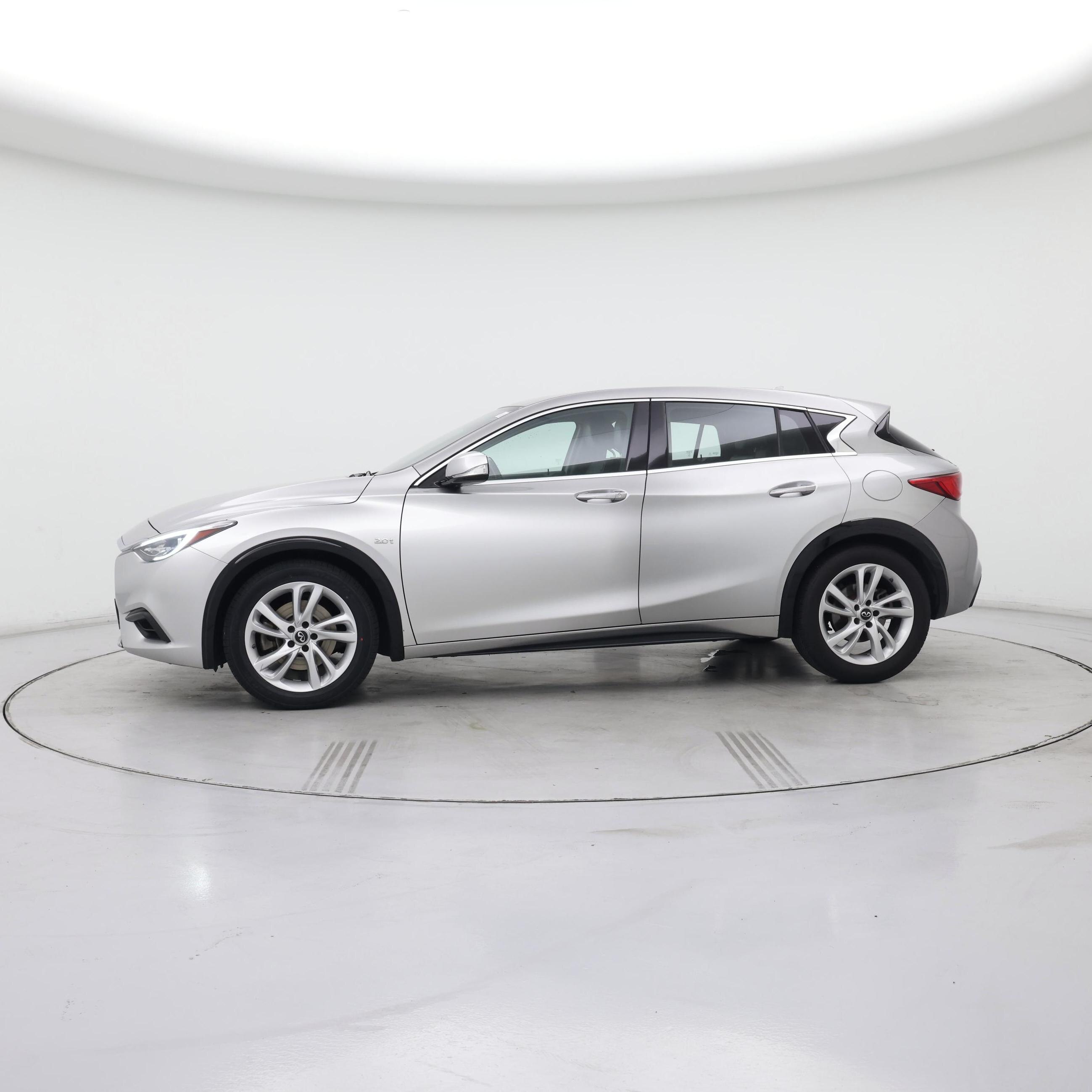 Thumbnail: 2017 INFINITI QX30 - 3